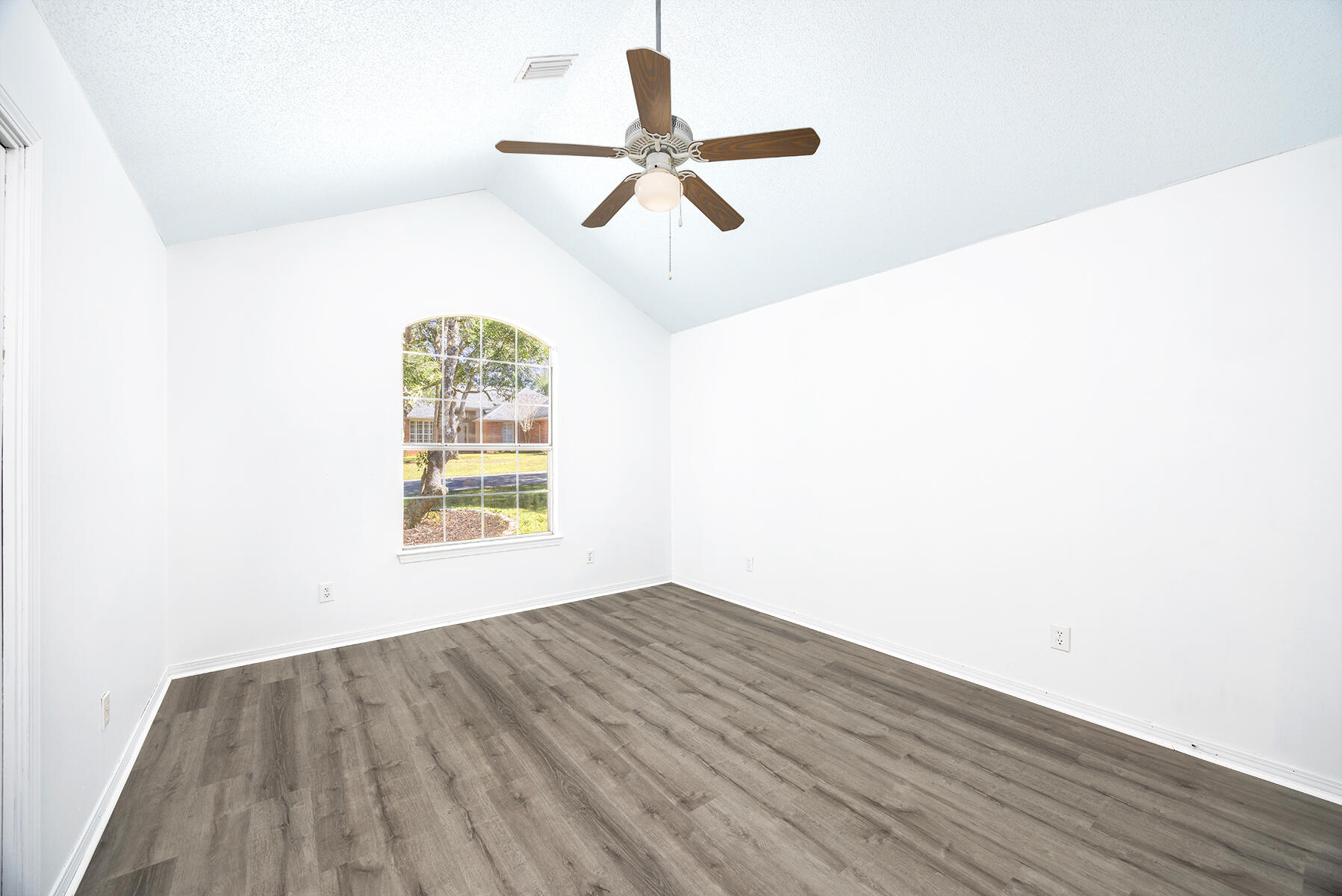 PARKWOOD ESTATES PH 1 BLUEWATER BAY - Residential