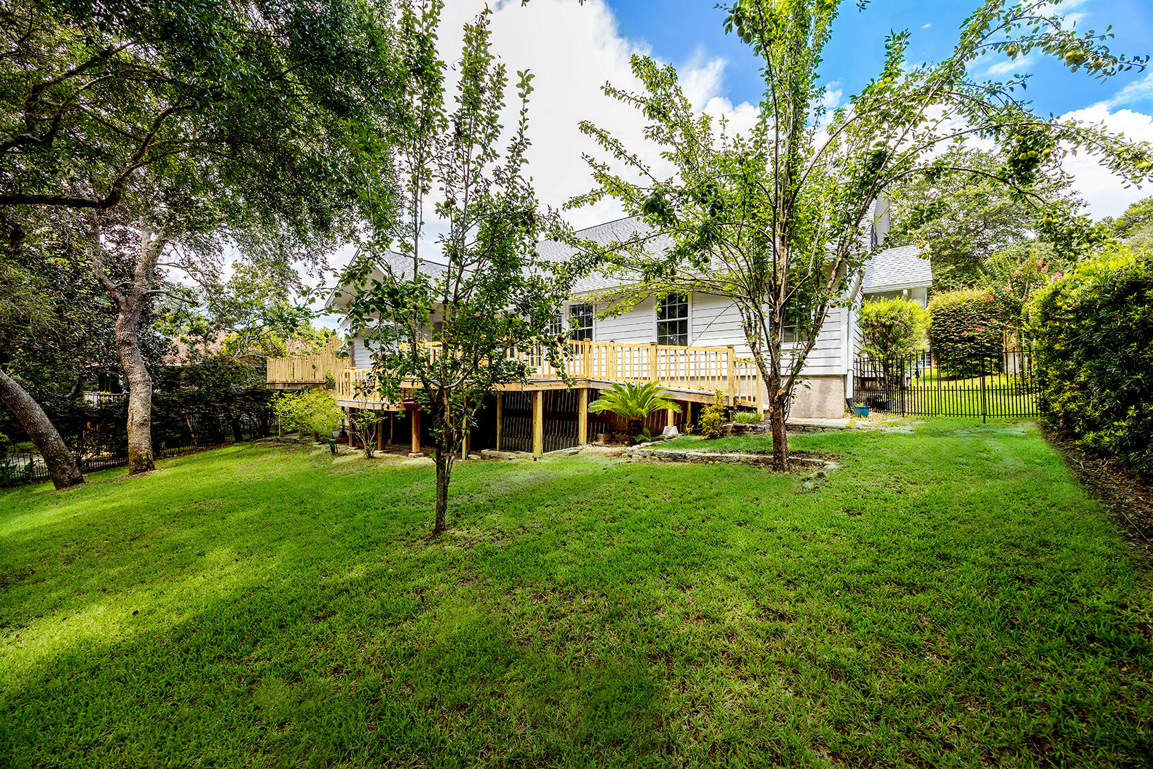 PARKWOOD ESTATES PH 1 BLUEWATER BAY - Residential