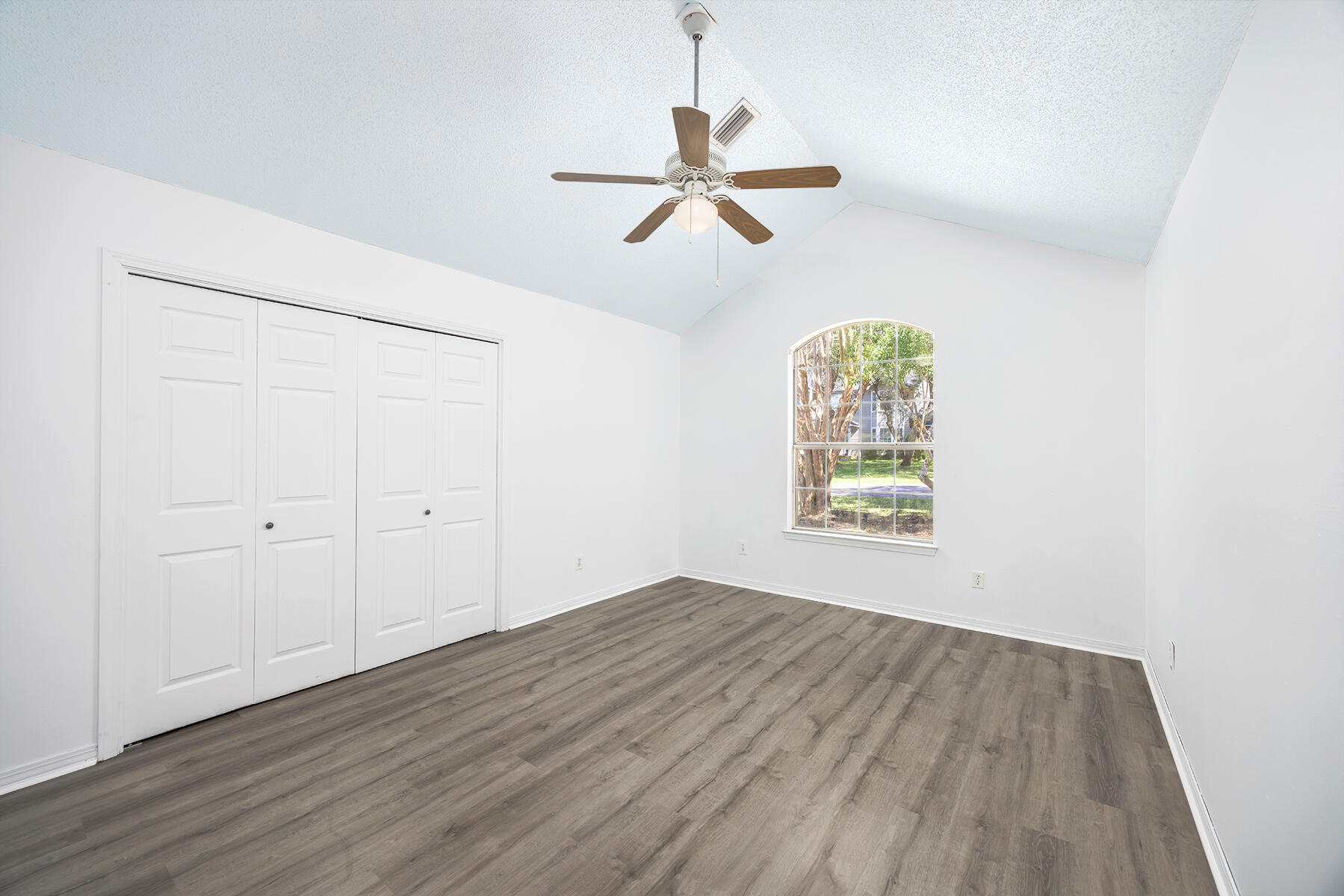 PARKWOOD ESTATES PH 1 BLUEWATER BAY - Residential