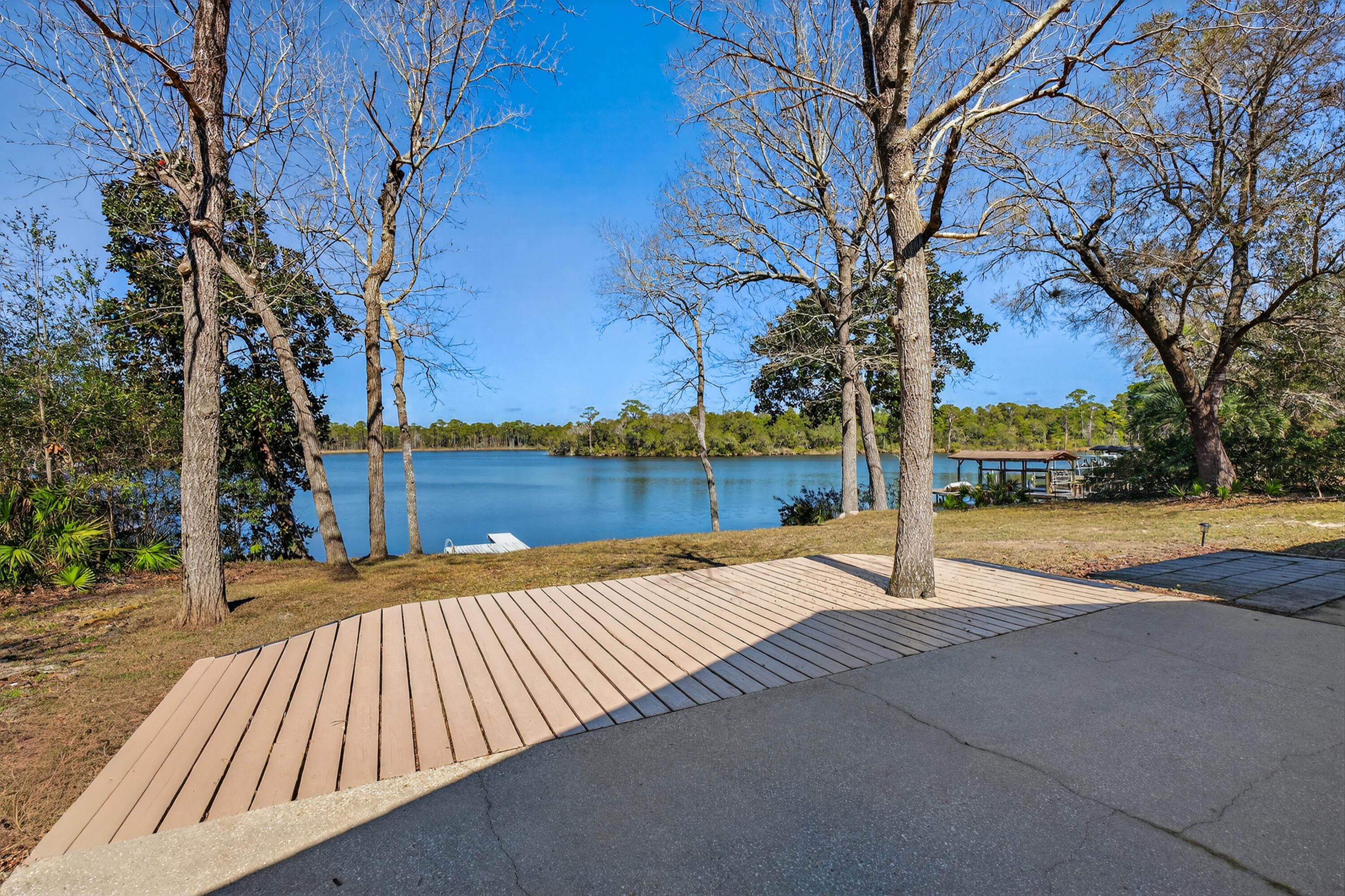 LAKE PIPPIN - Residential