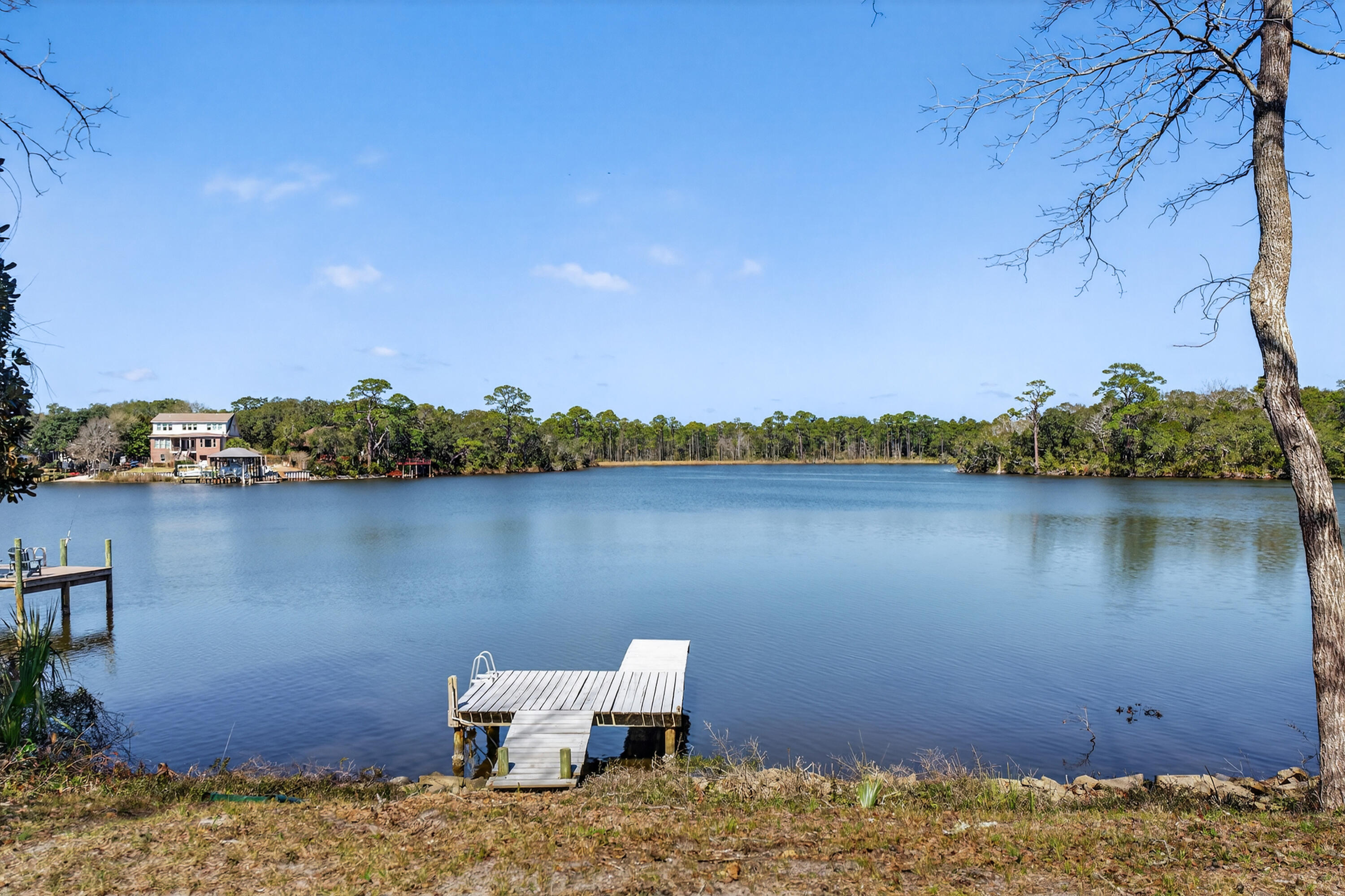 LAKE PIPPIN - Residential
