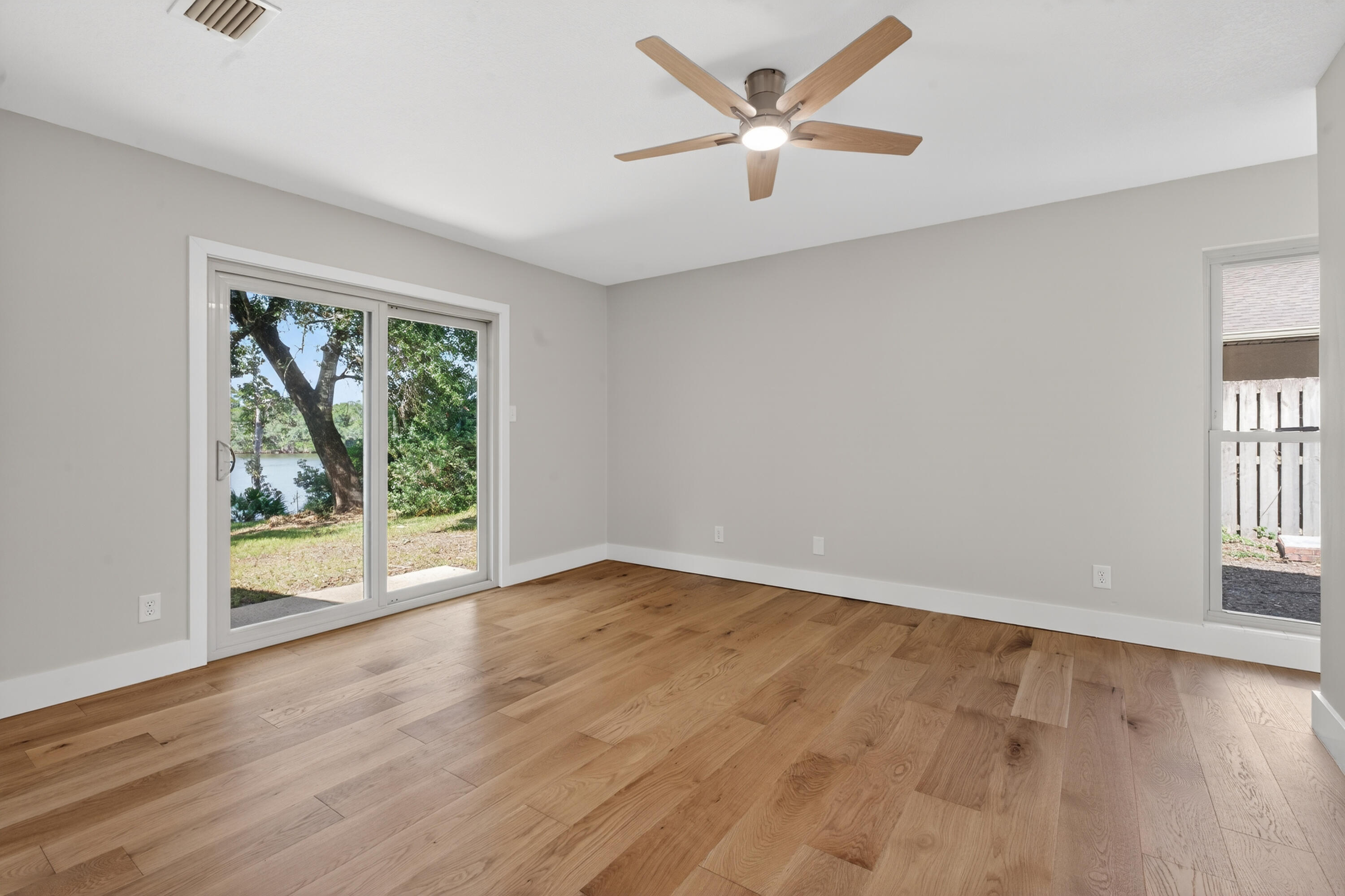 LAKE PIPPIN - Residential