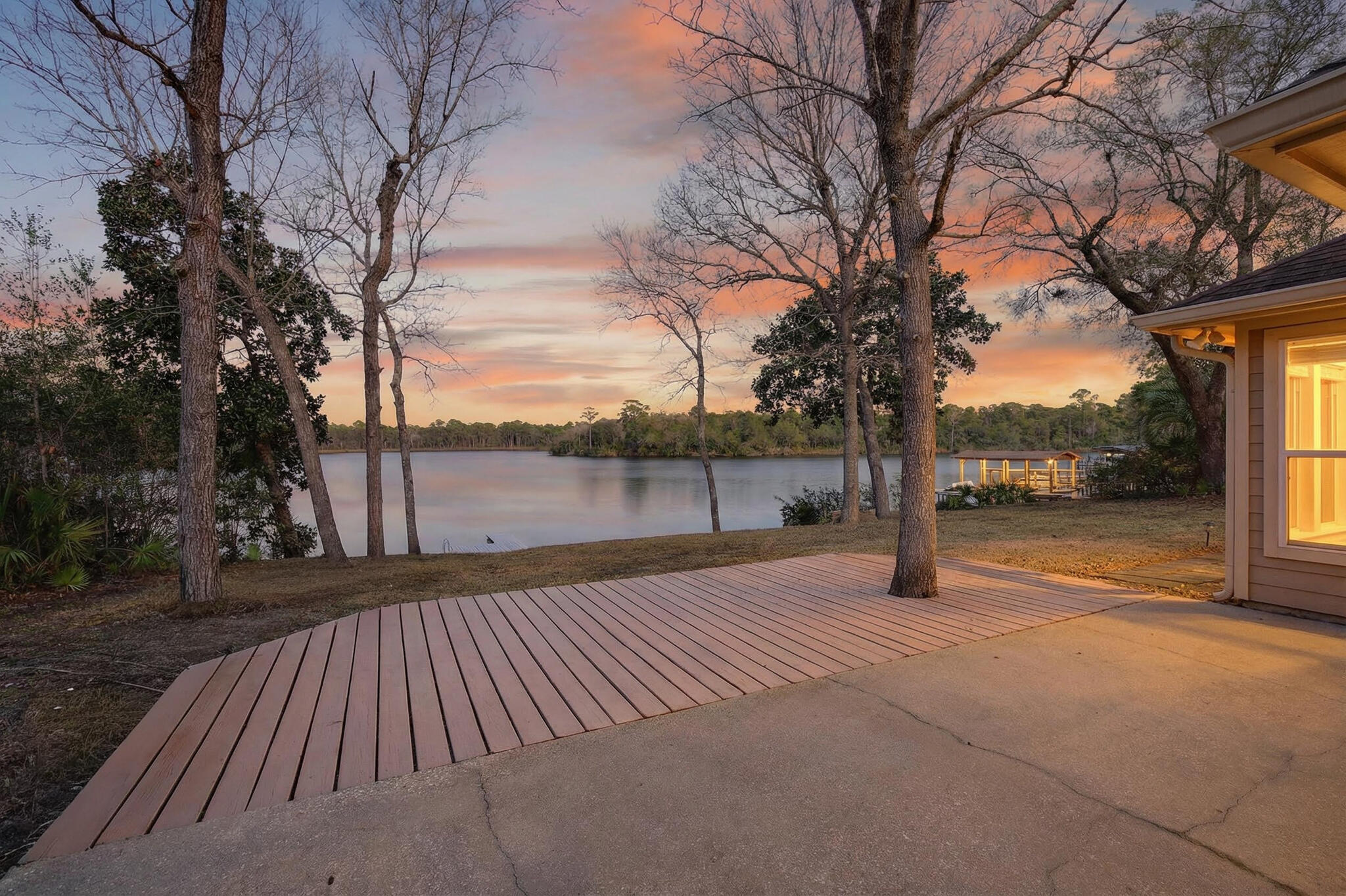 LAKE PIPPIN - Residential