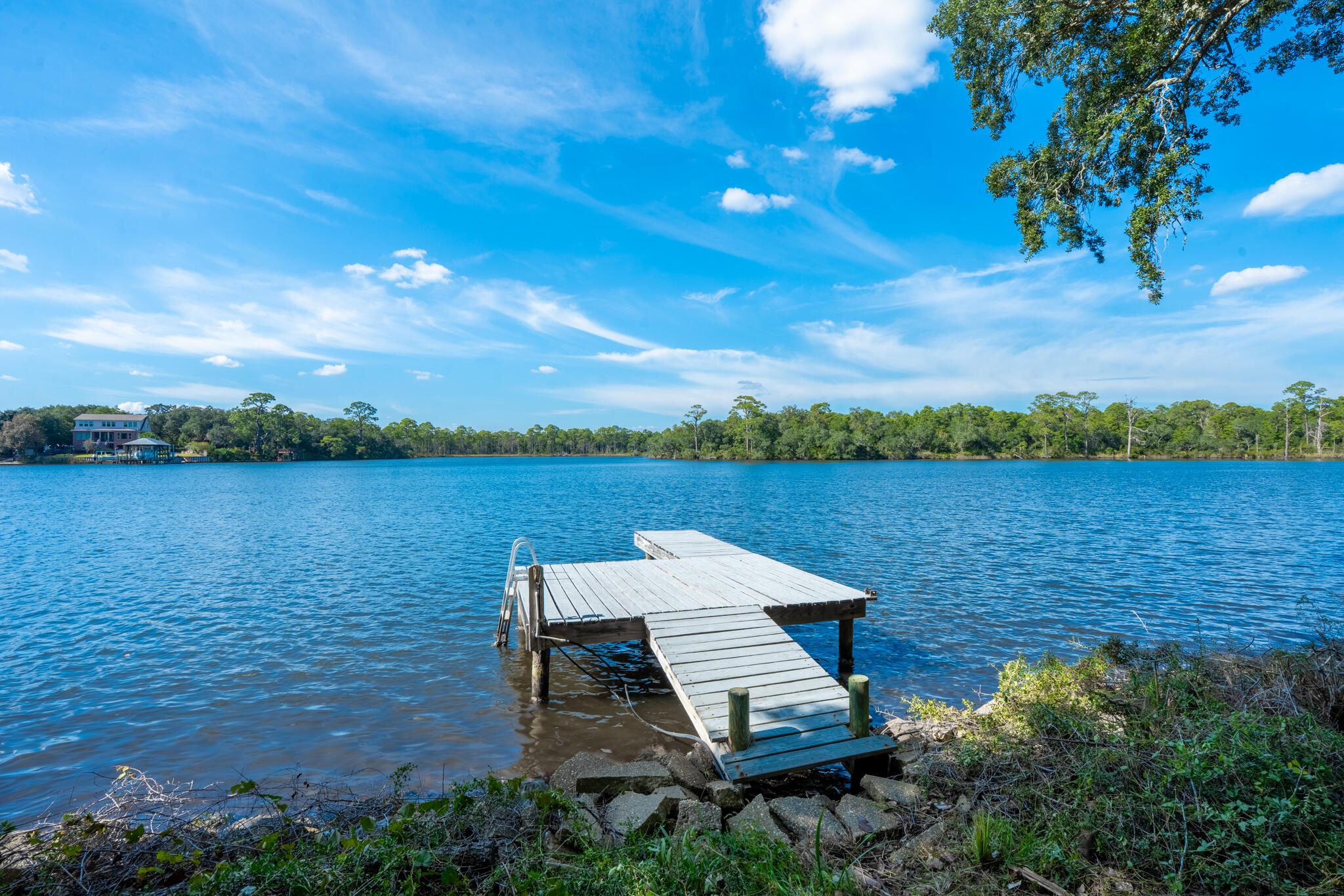 LAKE PIPPIN - Residential