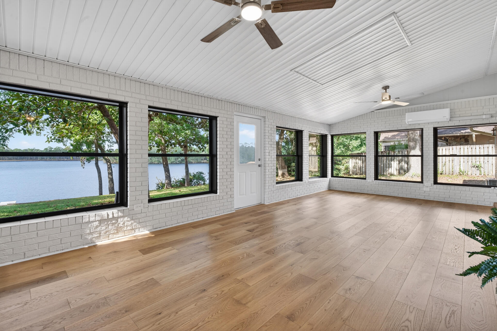 LAKE PIPPIN - Residential