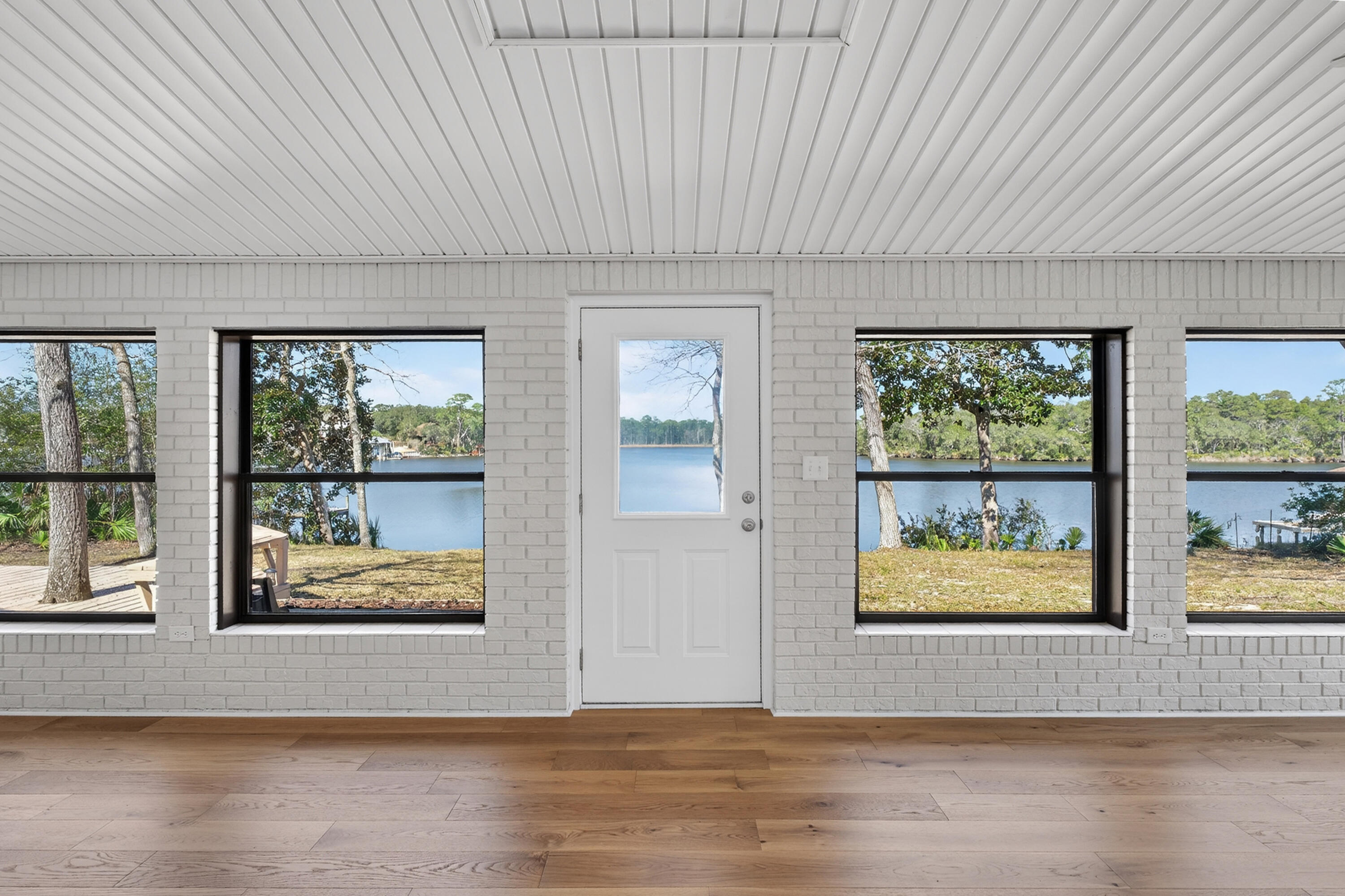 LAKE PIPPIN - Residential