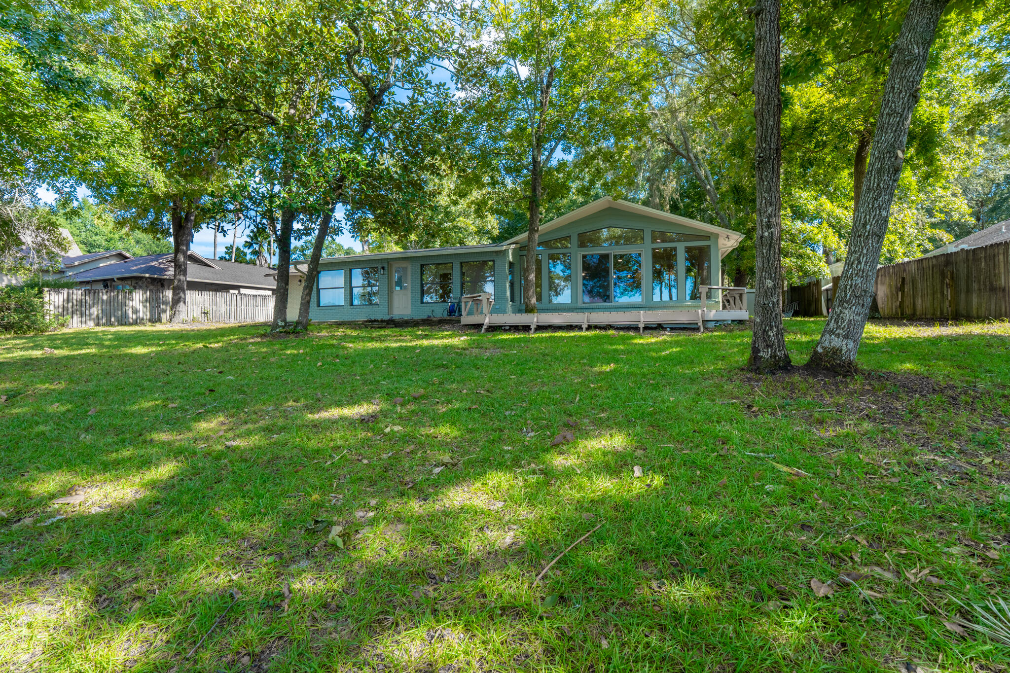 LAKE PIPPIN - Residential