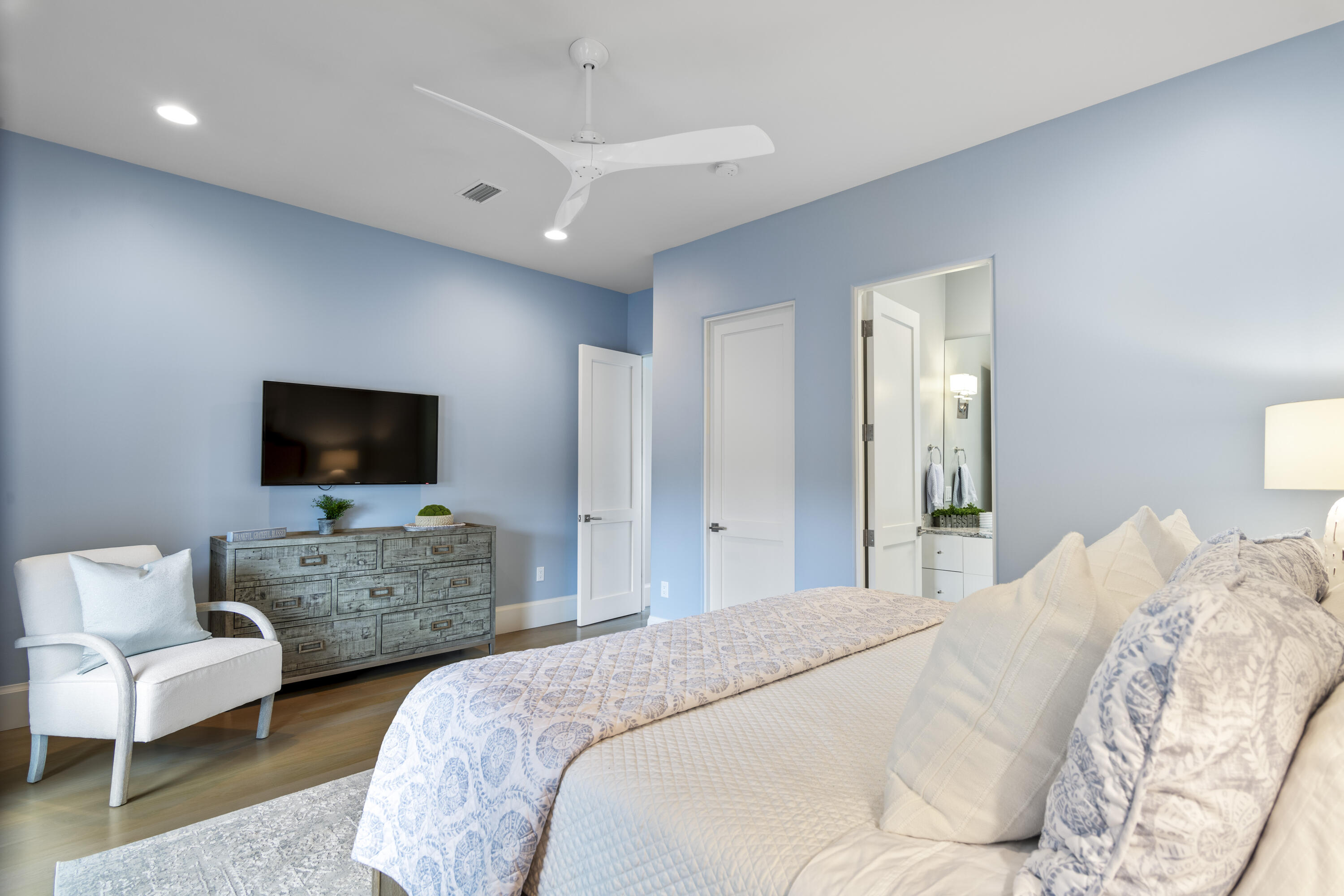 SEAGROVE VILLAGE 7TH ADD - Residential