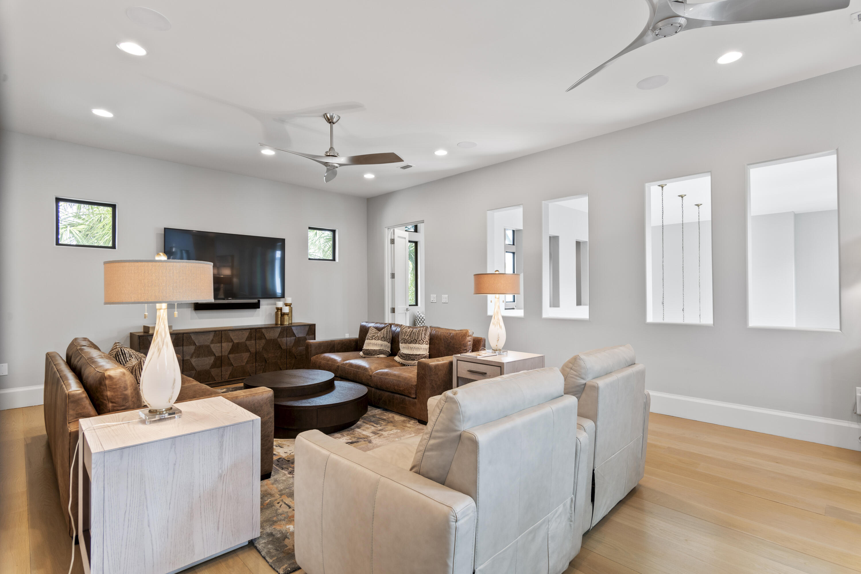 SEAGROVE VILLAGE 7TH ADD - Residential