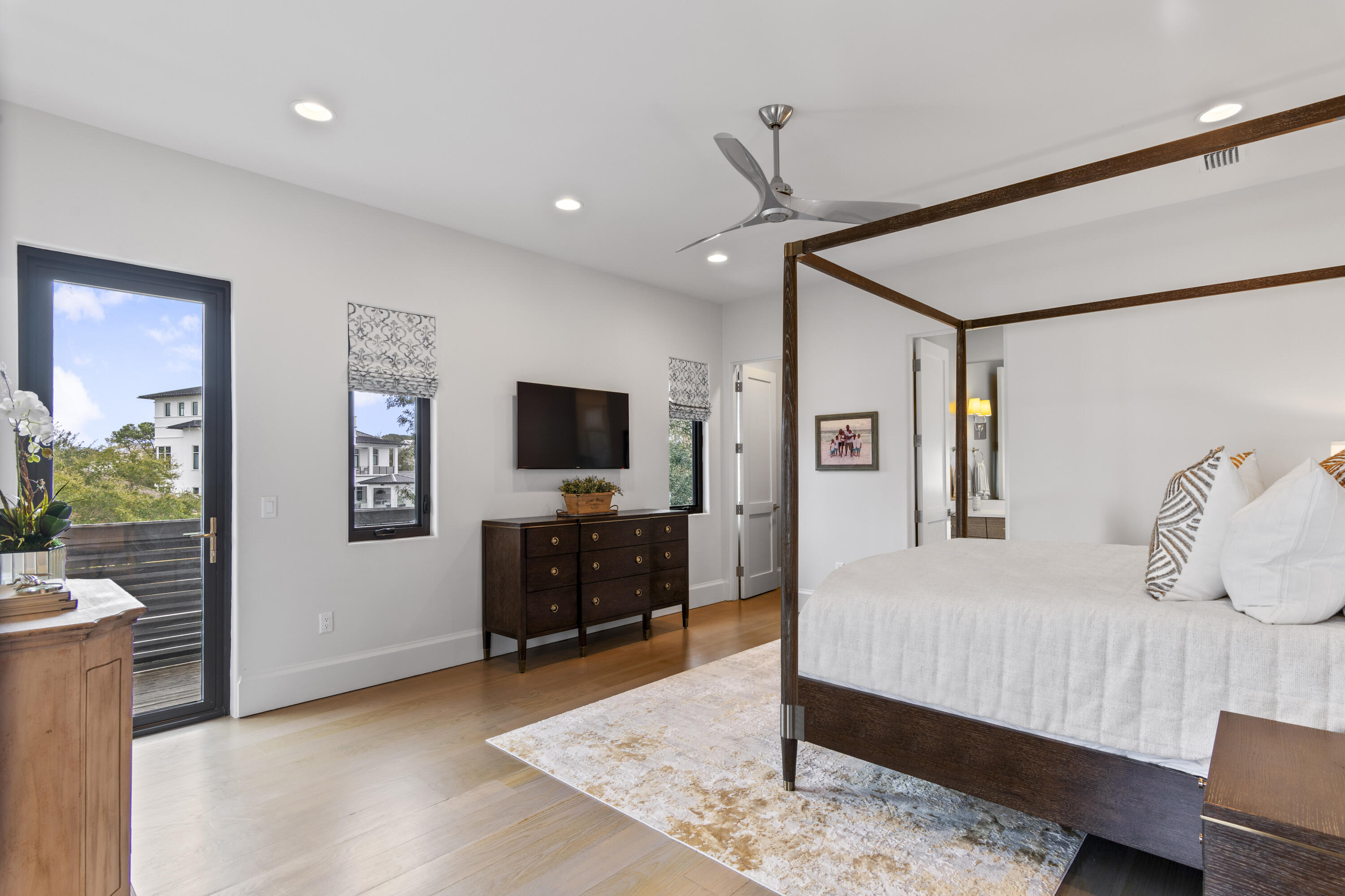 SEAGROVE VILLAGE 7TH ADD - Residential