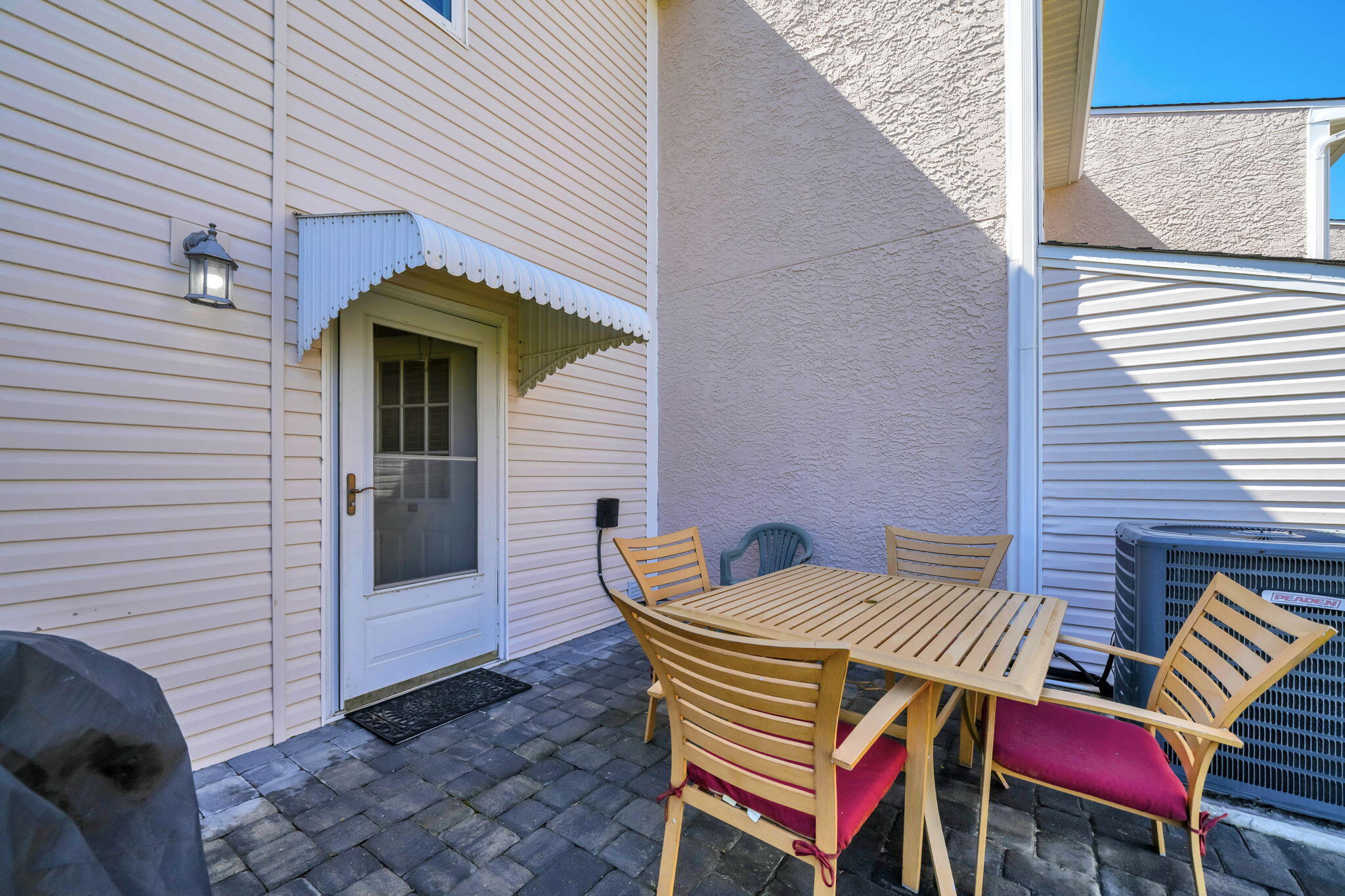 WOODLAND SHORES TOWNHOMES PHASE IV - Residential