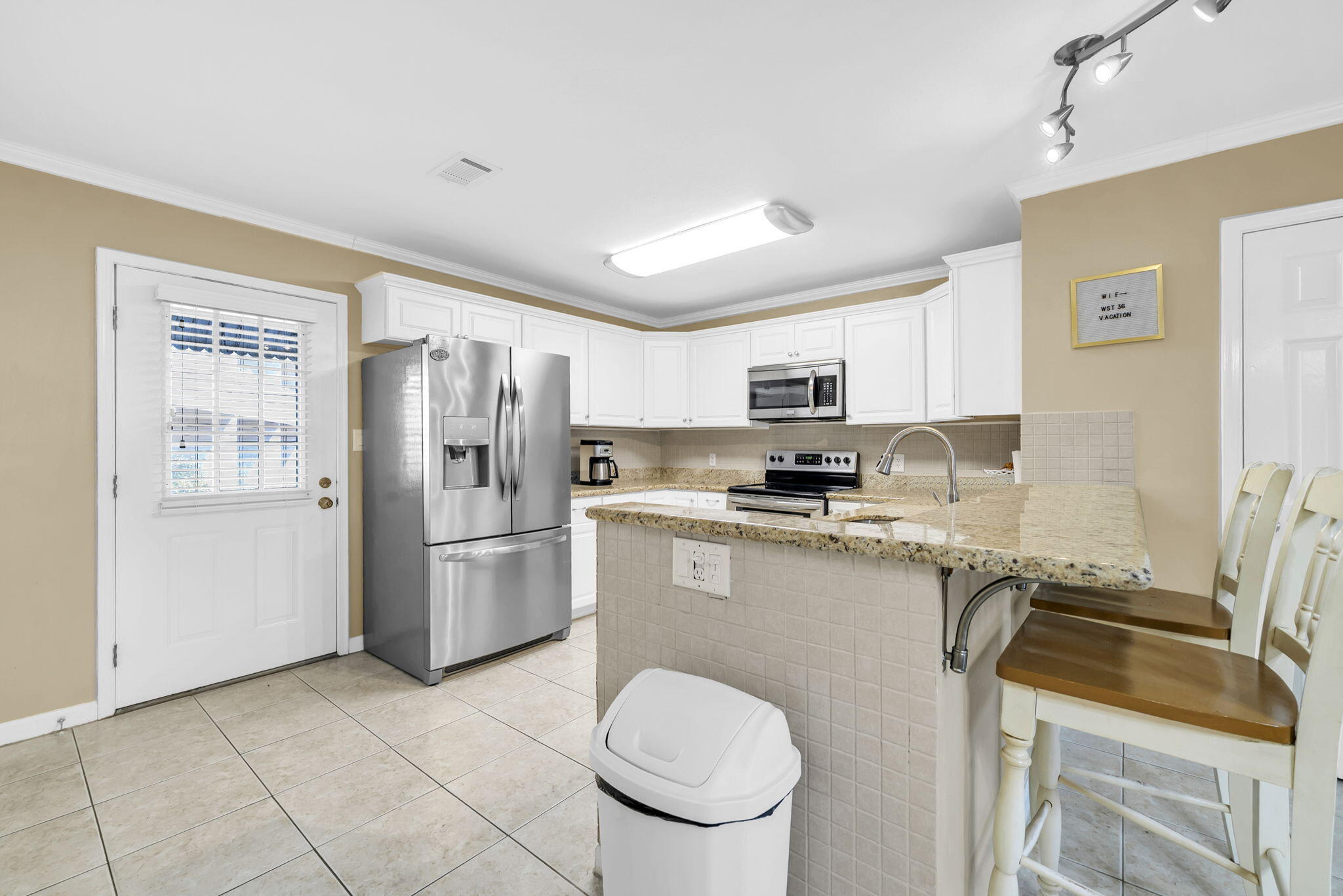 WOODLAND SHORES TOWNHOMES PHASE IV - Residential