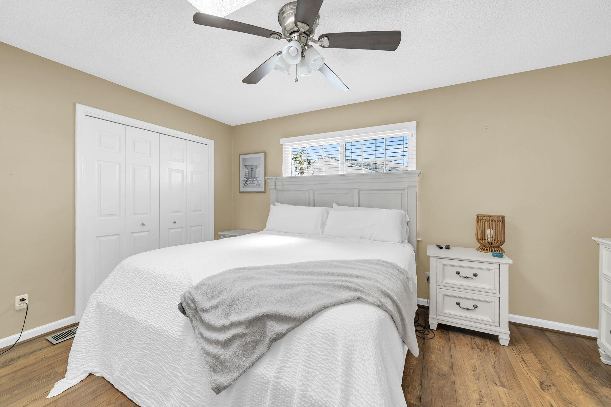 WOODLAND SHORES TOWNHOMES PHASE IV - Residential