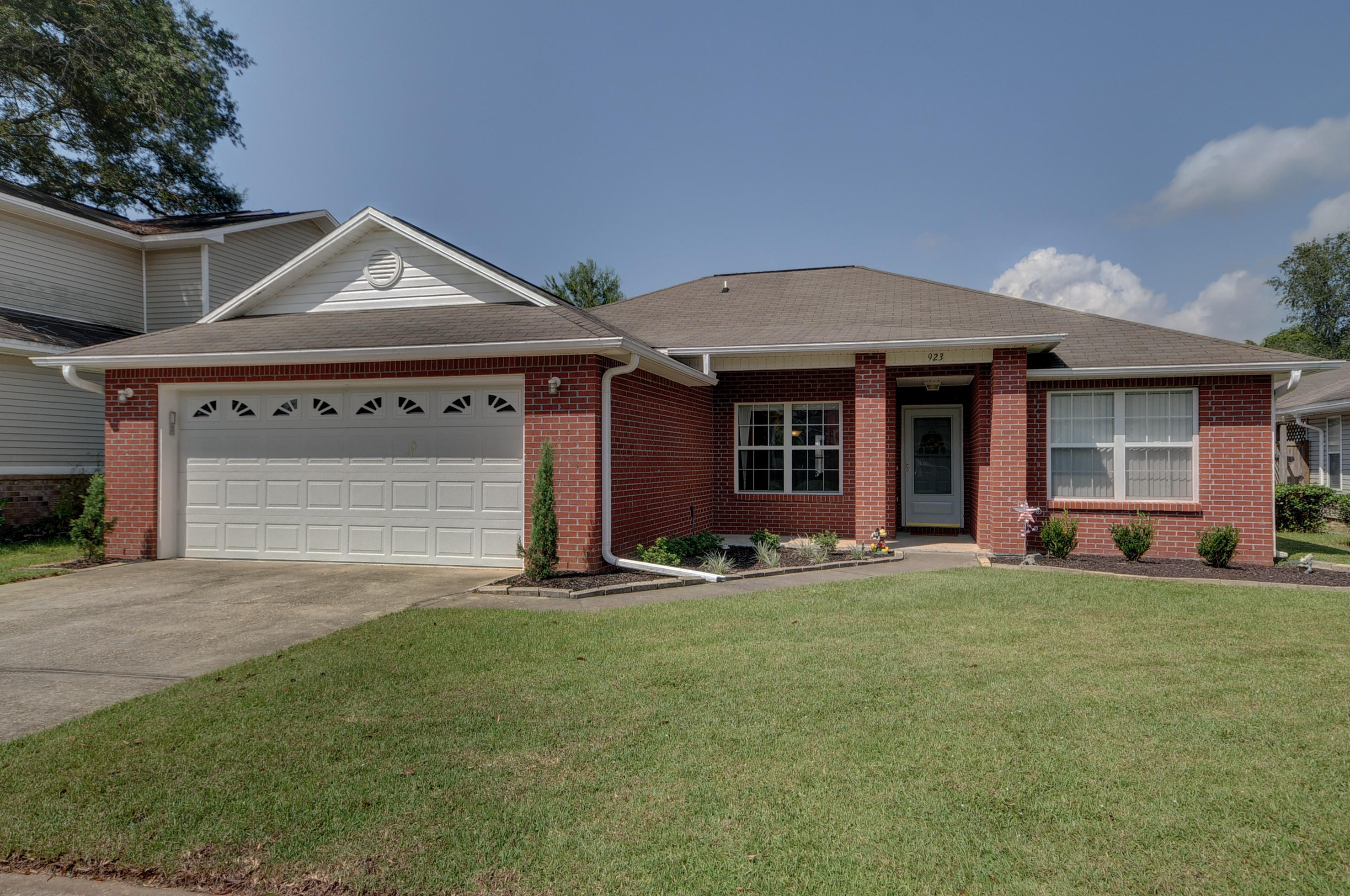 OAK PARK ESTATES - Residential