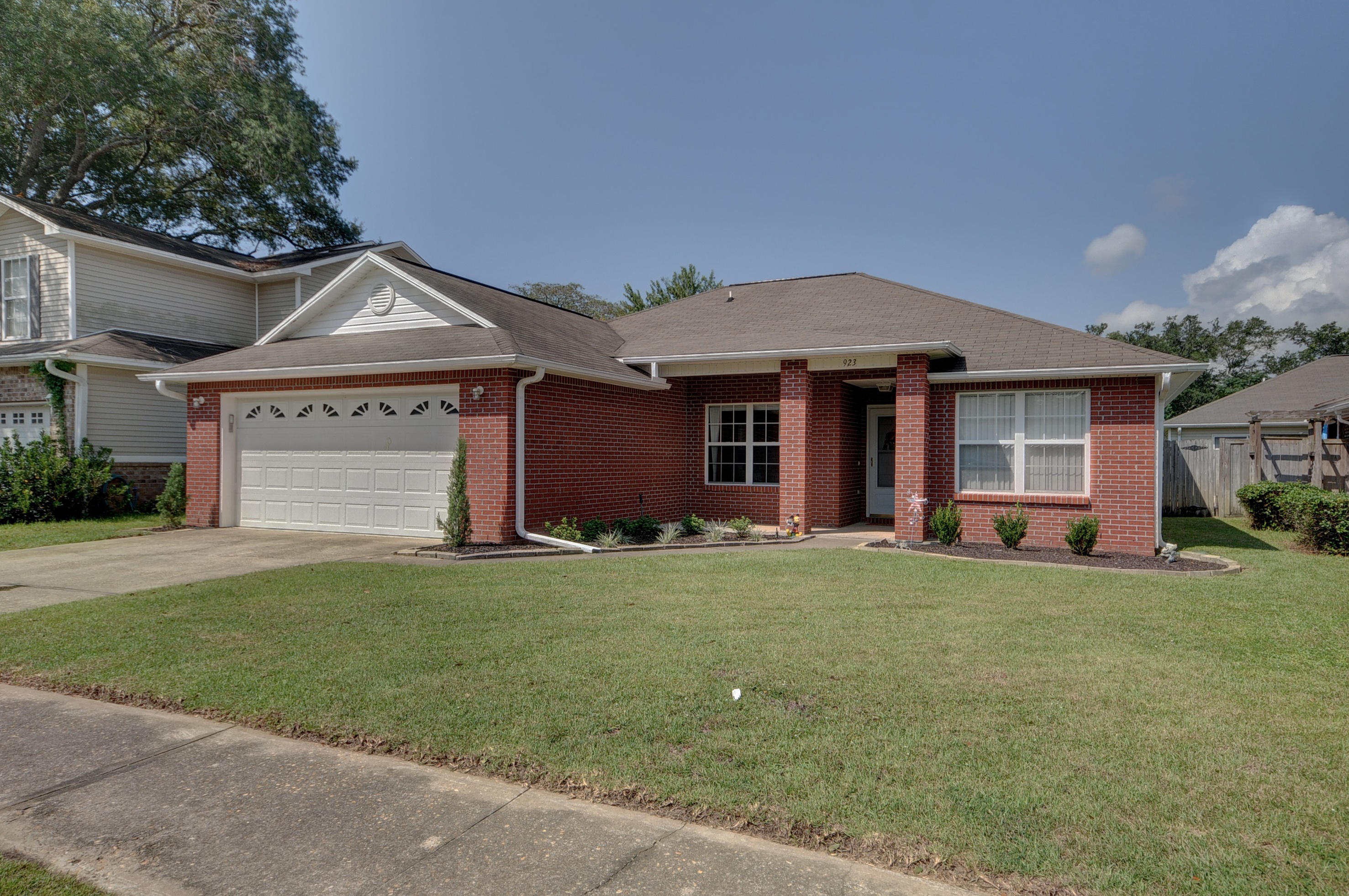 OAK PARK ESTATES - Residential