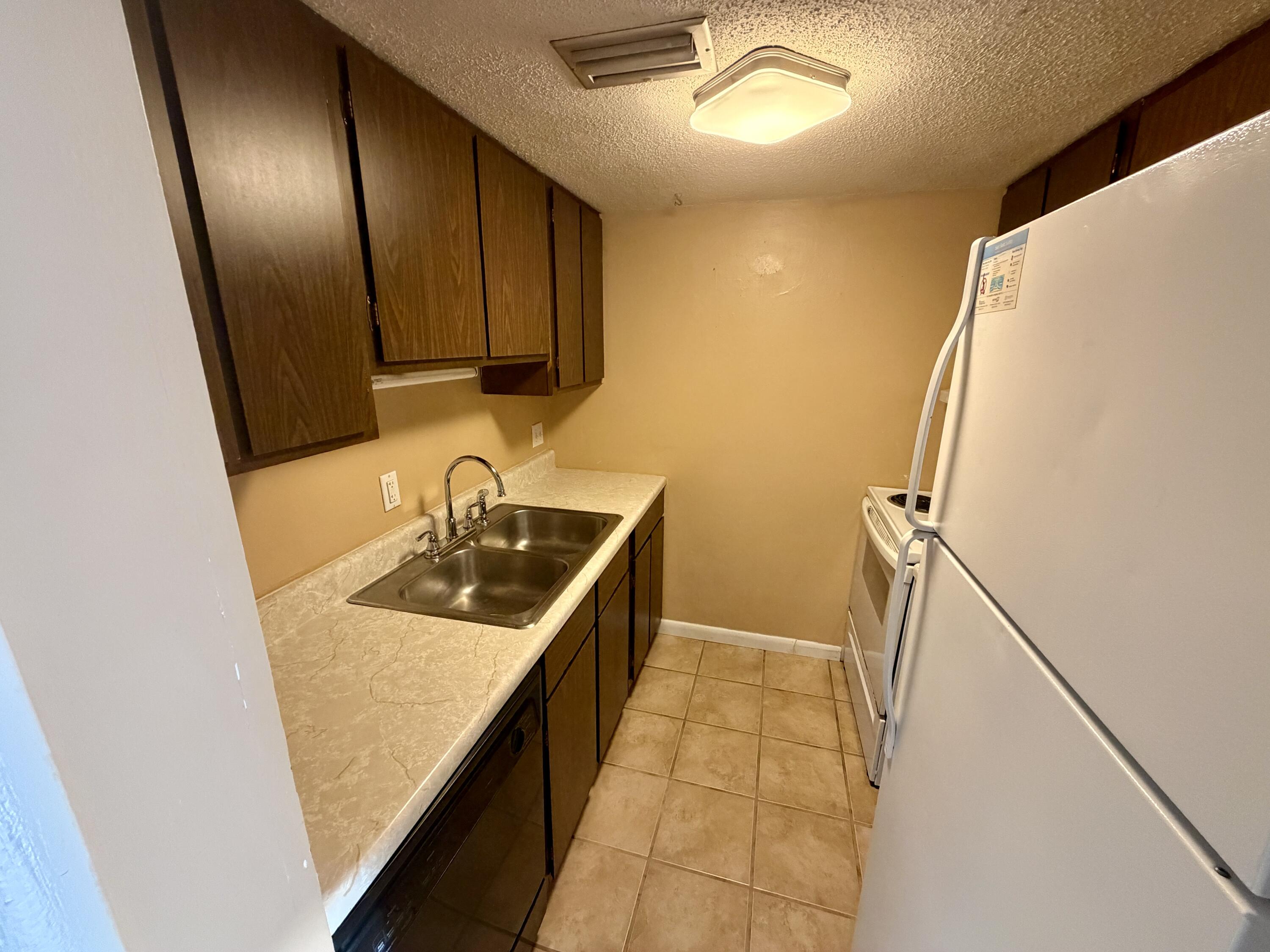 COLLEGE PARK CONDO - Residential Lease