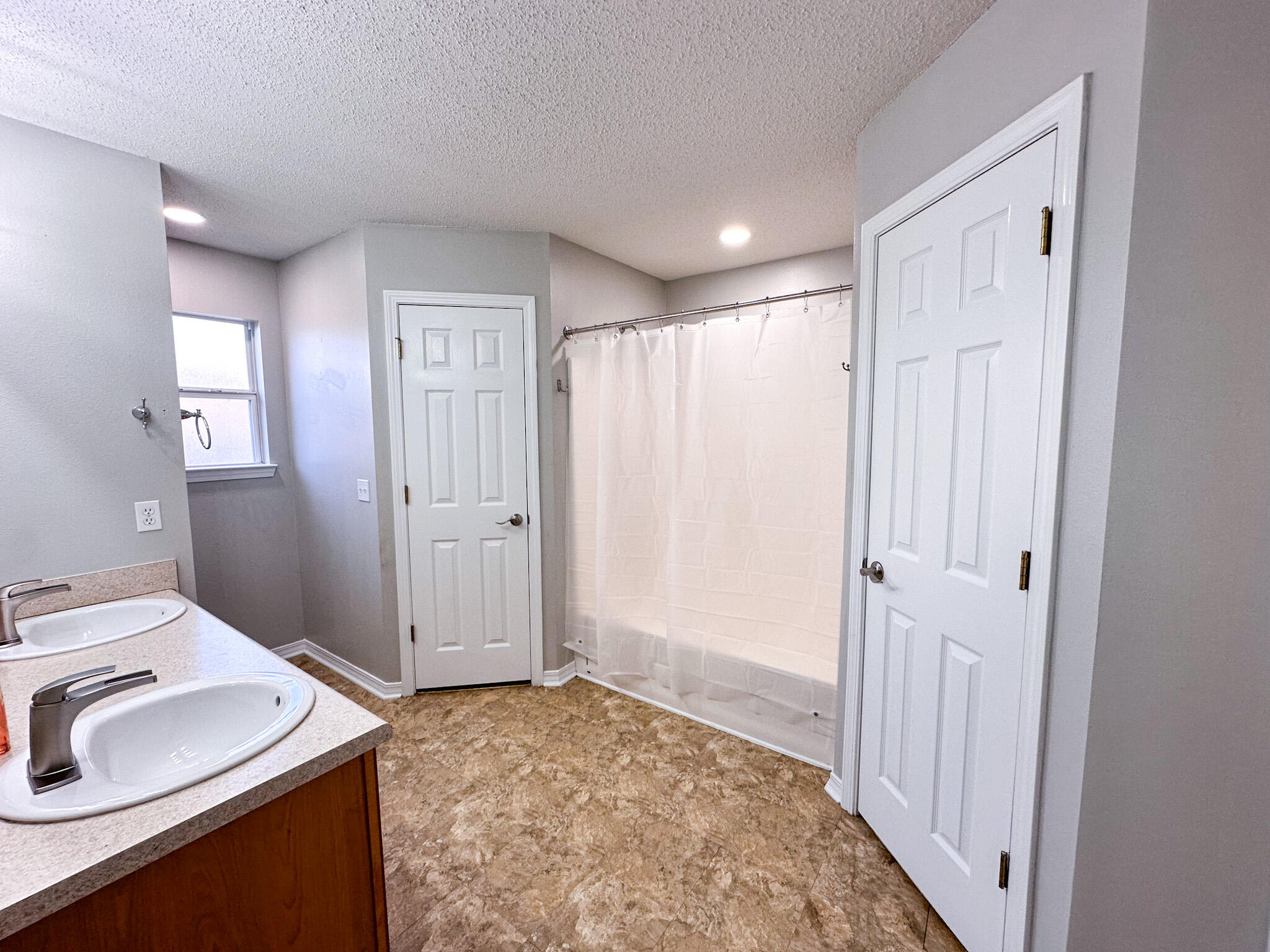 REDSTONE ESTATES - Residential