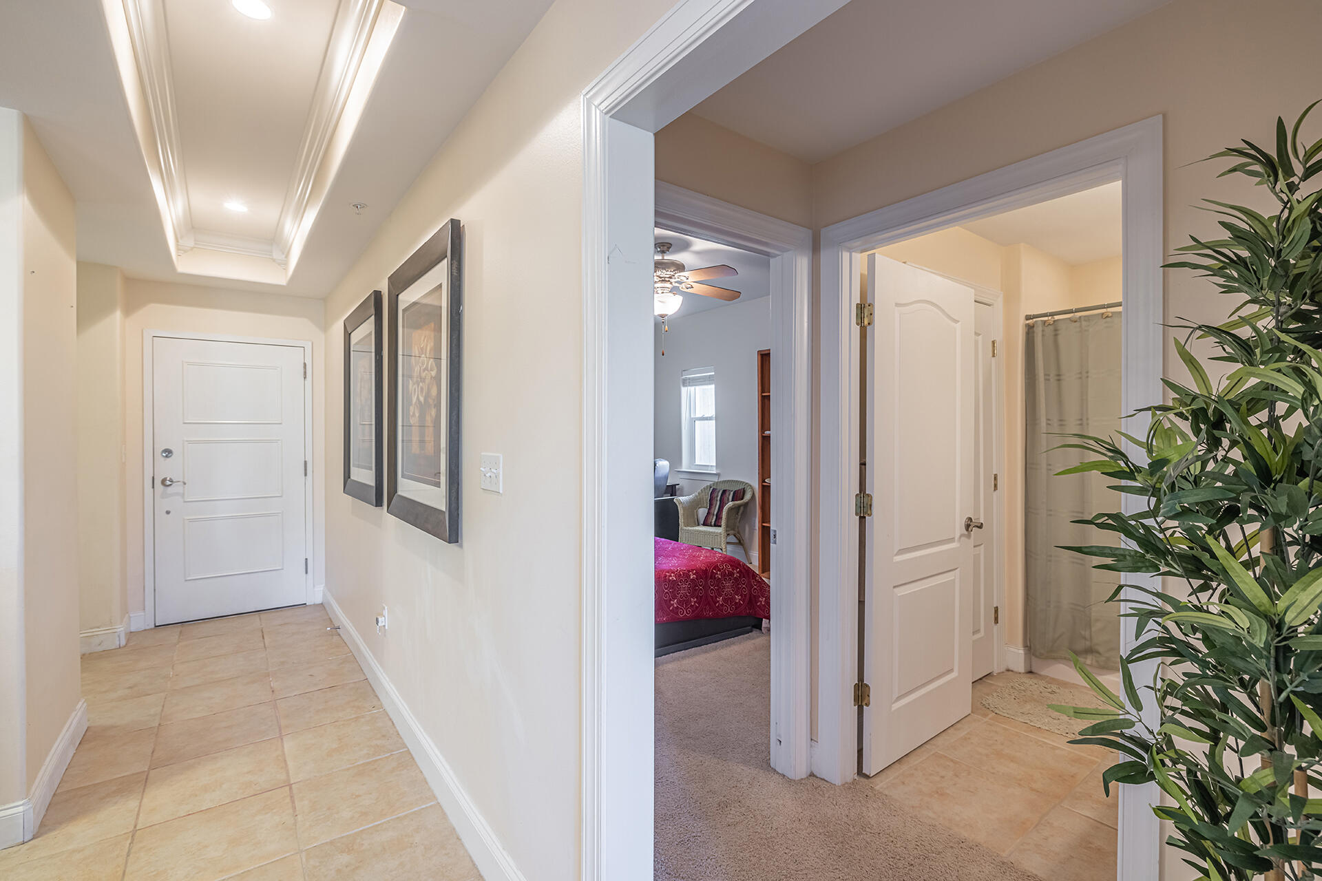 OLD BAY VILLAGE CONDO FLAT - Residential
