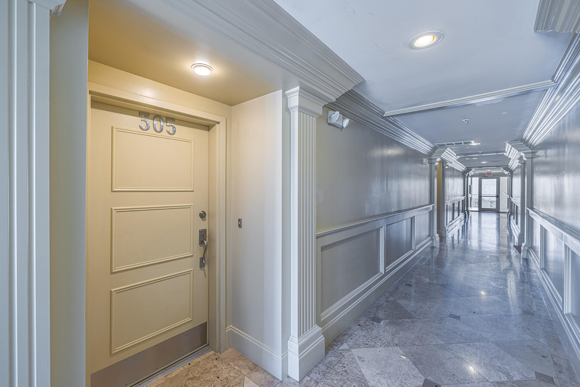 OLD BAY VILLAGE CONDO FLAT - Residential
