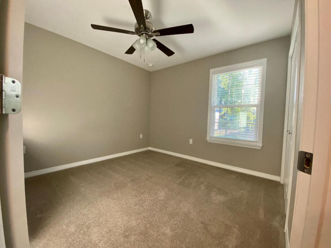 HOLLY HILLS - Residential