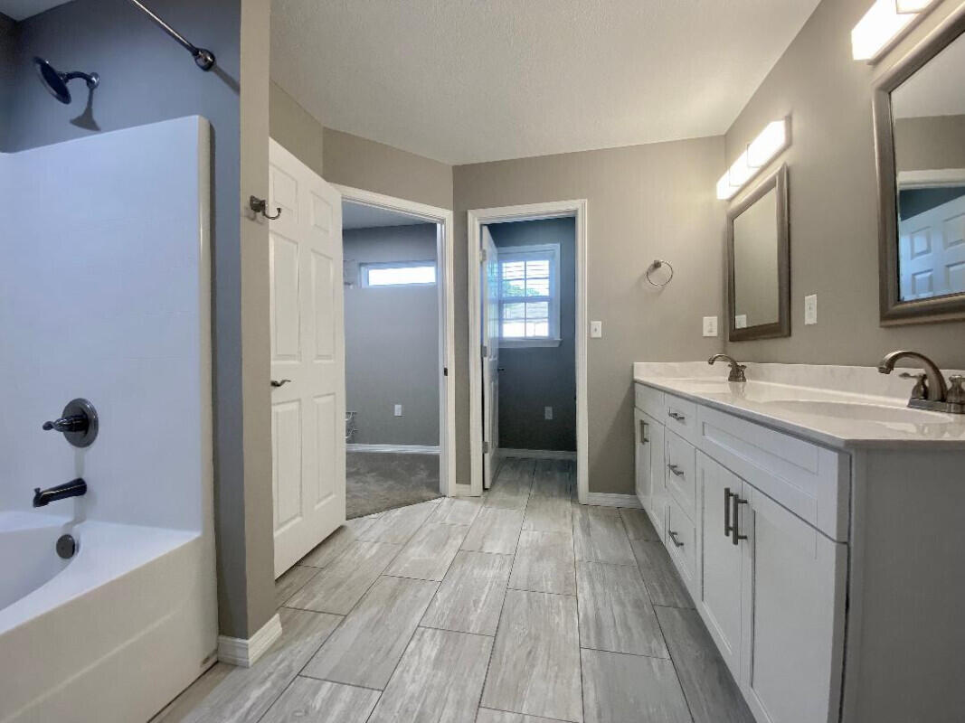 HOLLY HILLS - Residential