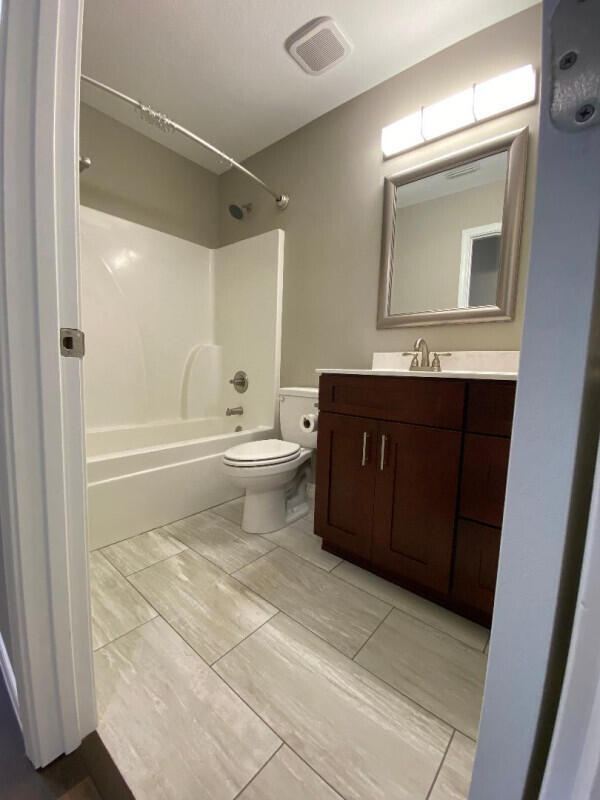 HOLLY HILLS - Residential