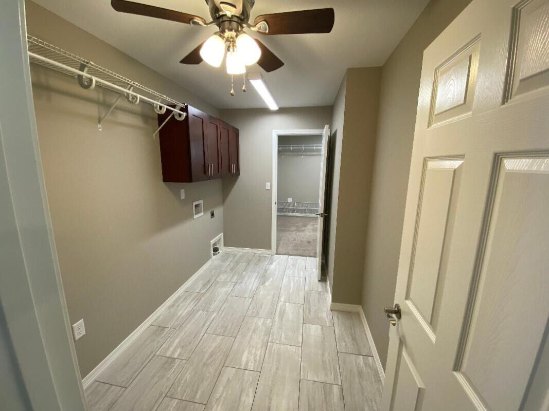 HOLLY HILLS - Residential