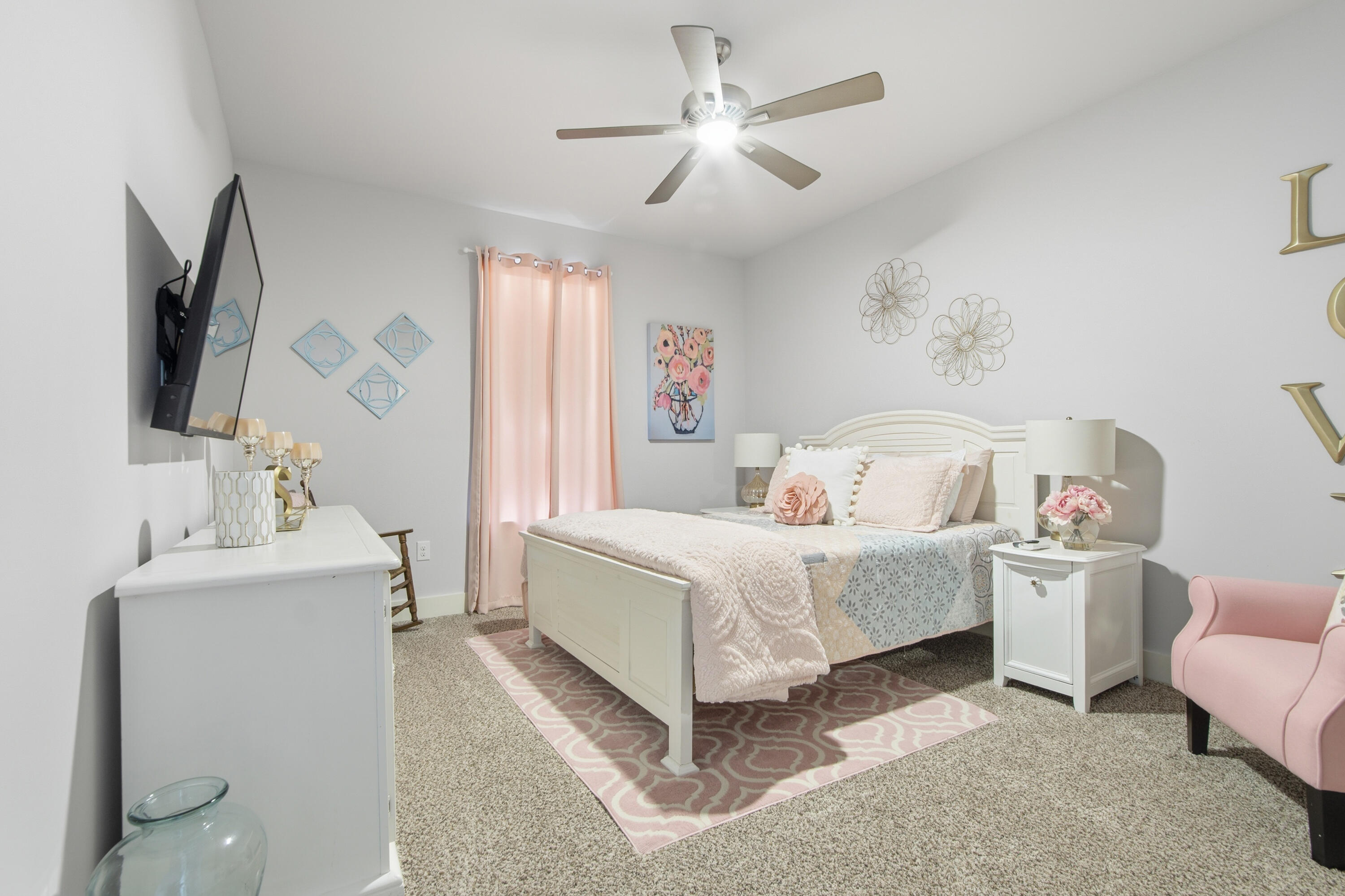 PARADISE COVE - Residential