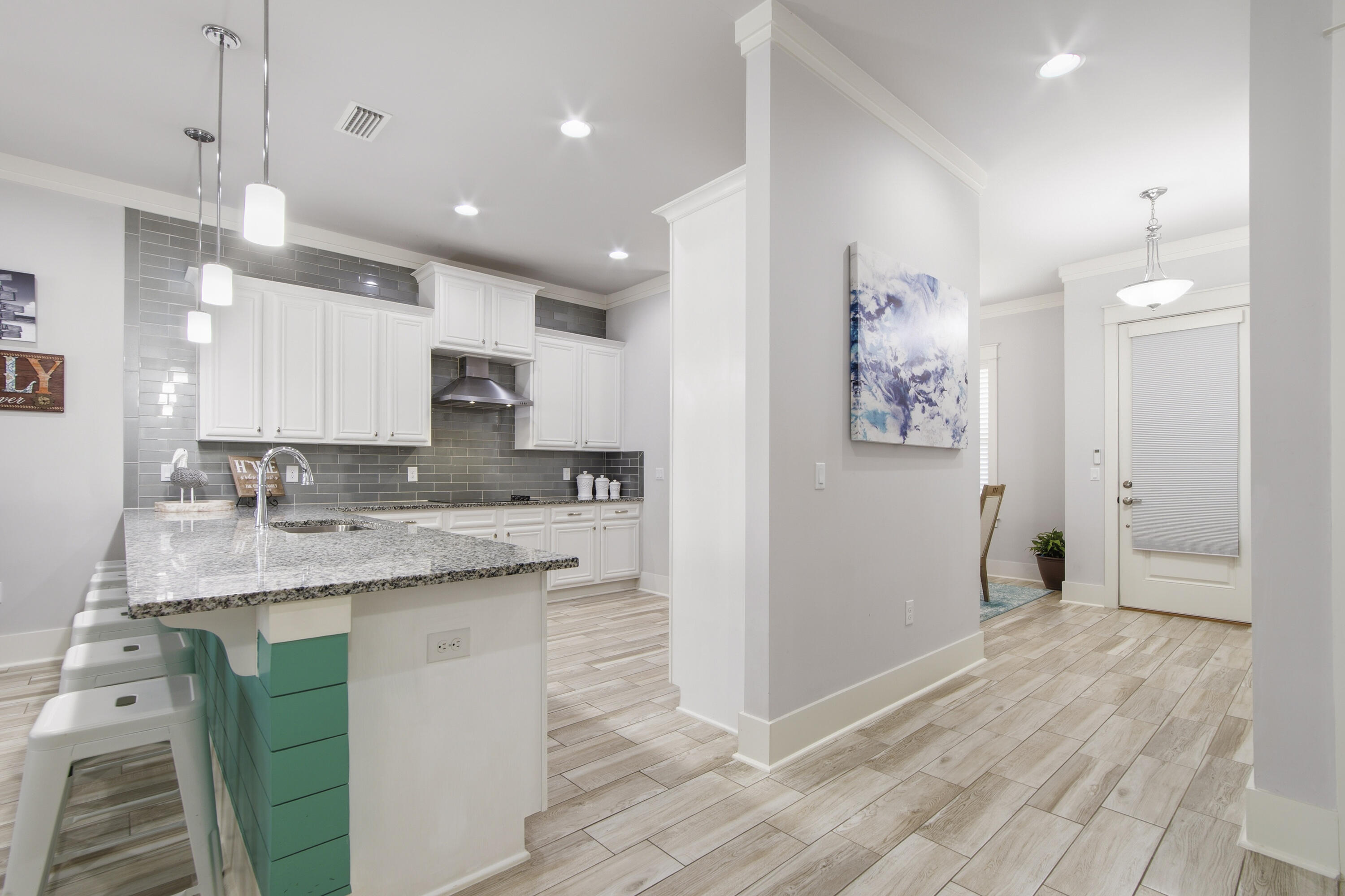 PARADISE COVE - Residential