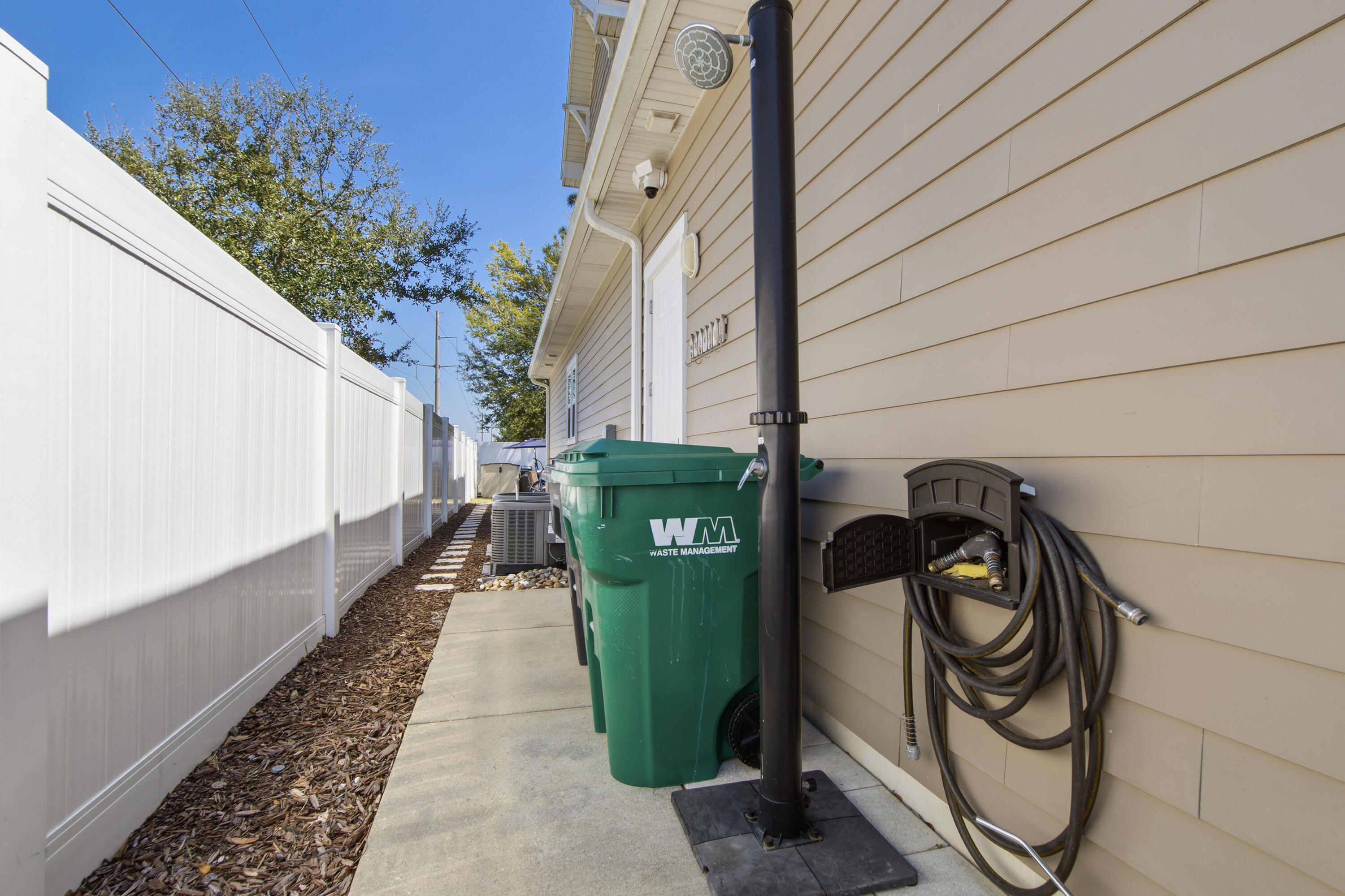 PARADISE COVE - Residential