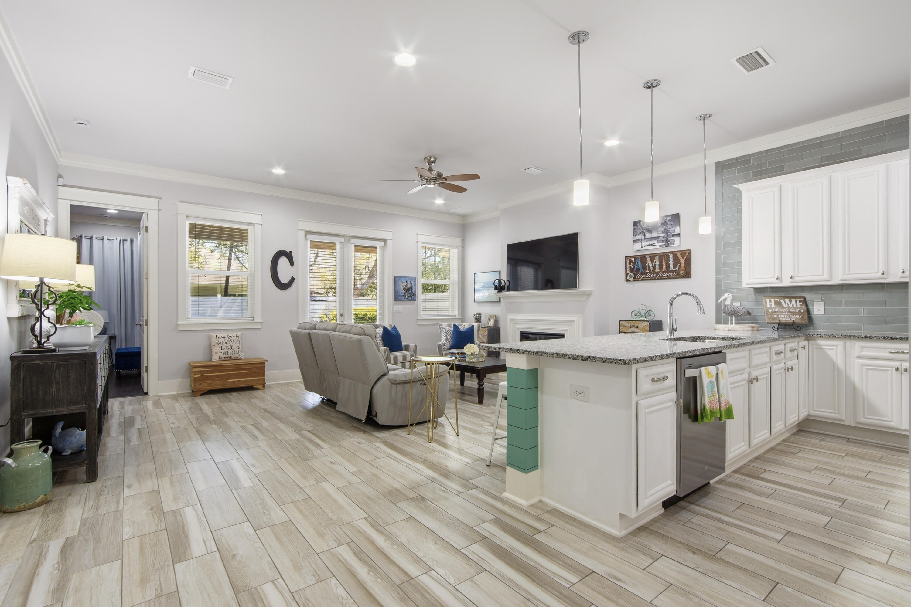 PARADISE COVE - Residential