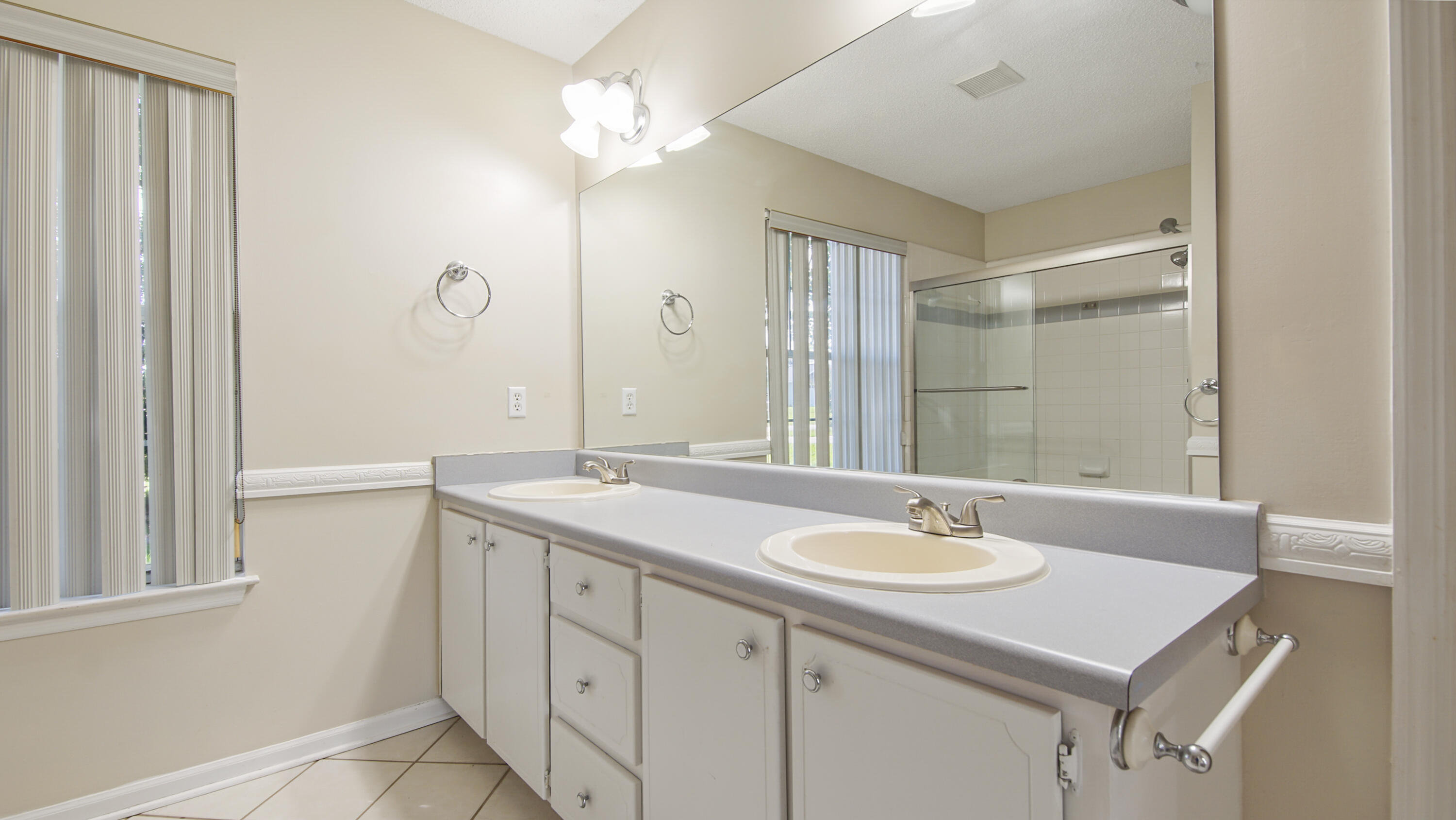 HERITAGE WOODS - Residential