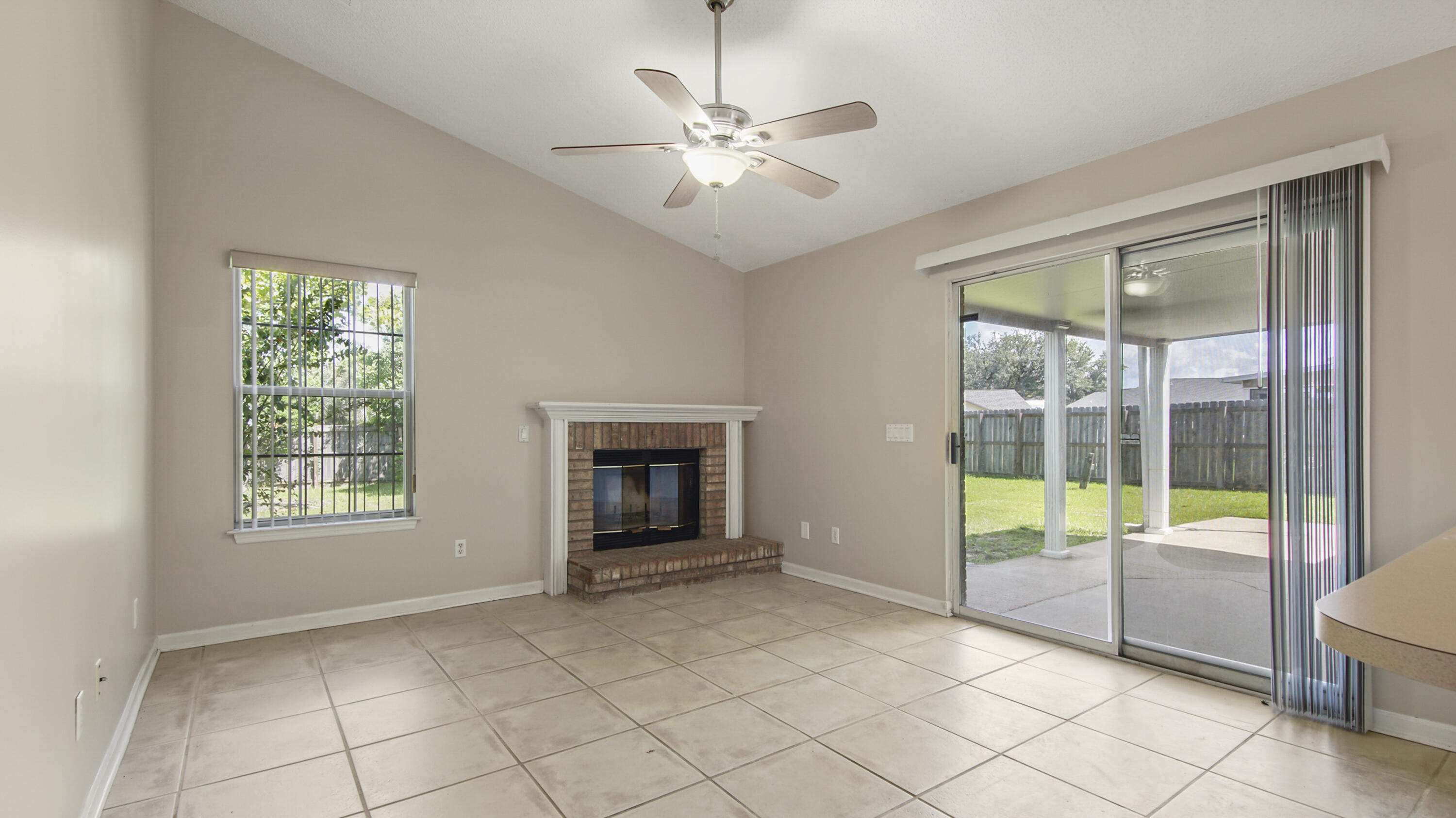 HERITAGE WOODS - Residential