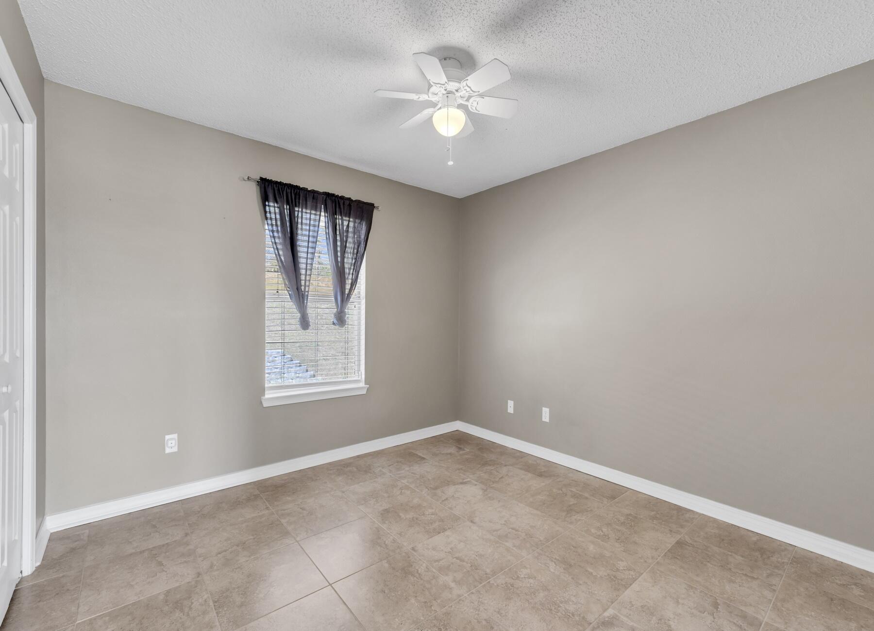 COUNTRYVIEW ESTATES 10TH ADDN - Residential Lease