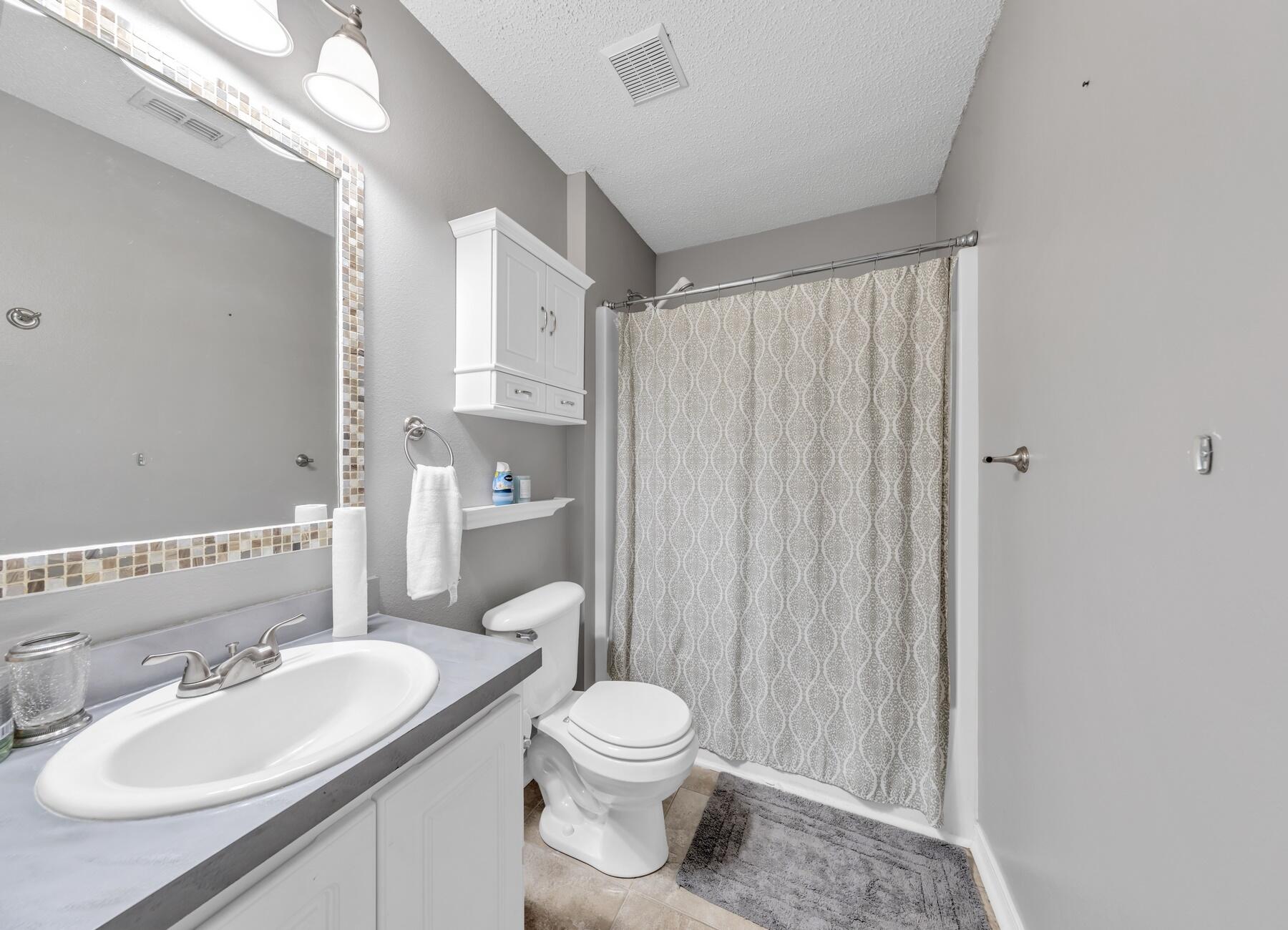 COUNTRYVIEW ESTATES 10TH ADDN - Residential Lease