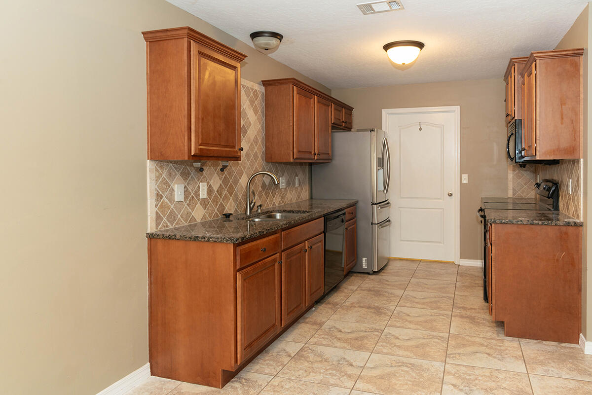 LARK STREET TOWNHOMES - Residential Lease