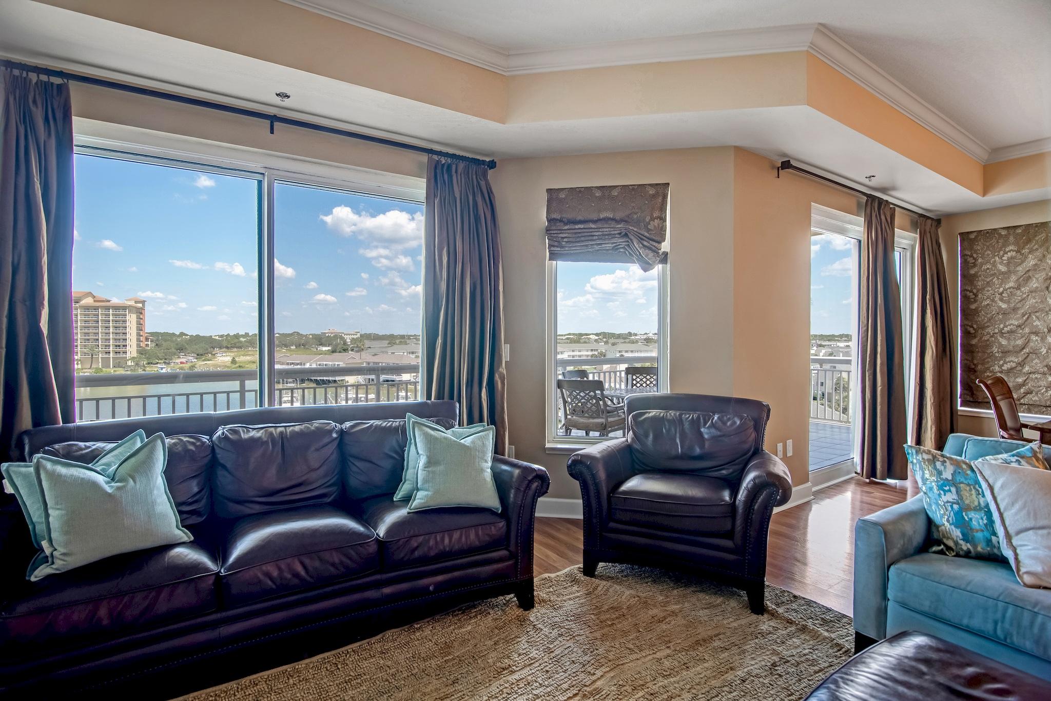 HARBOR LANDING - Residential