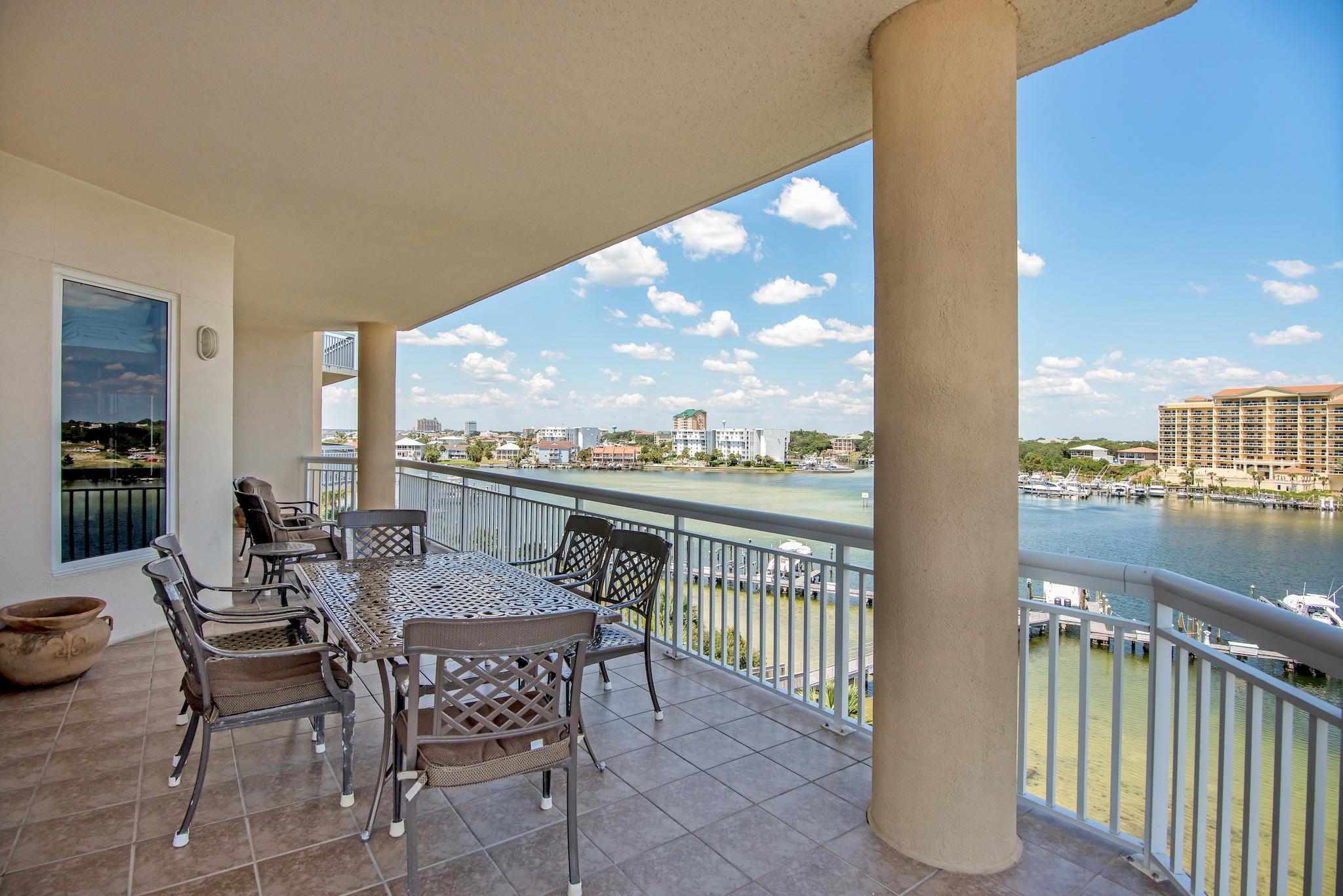 HARBOR LANDING - Residential