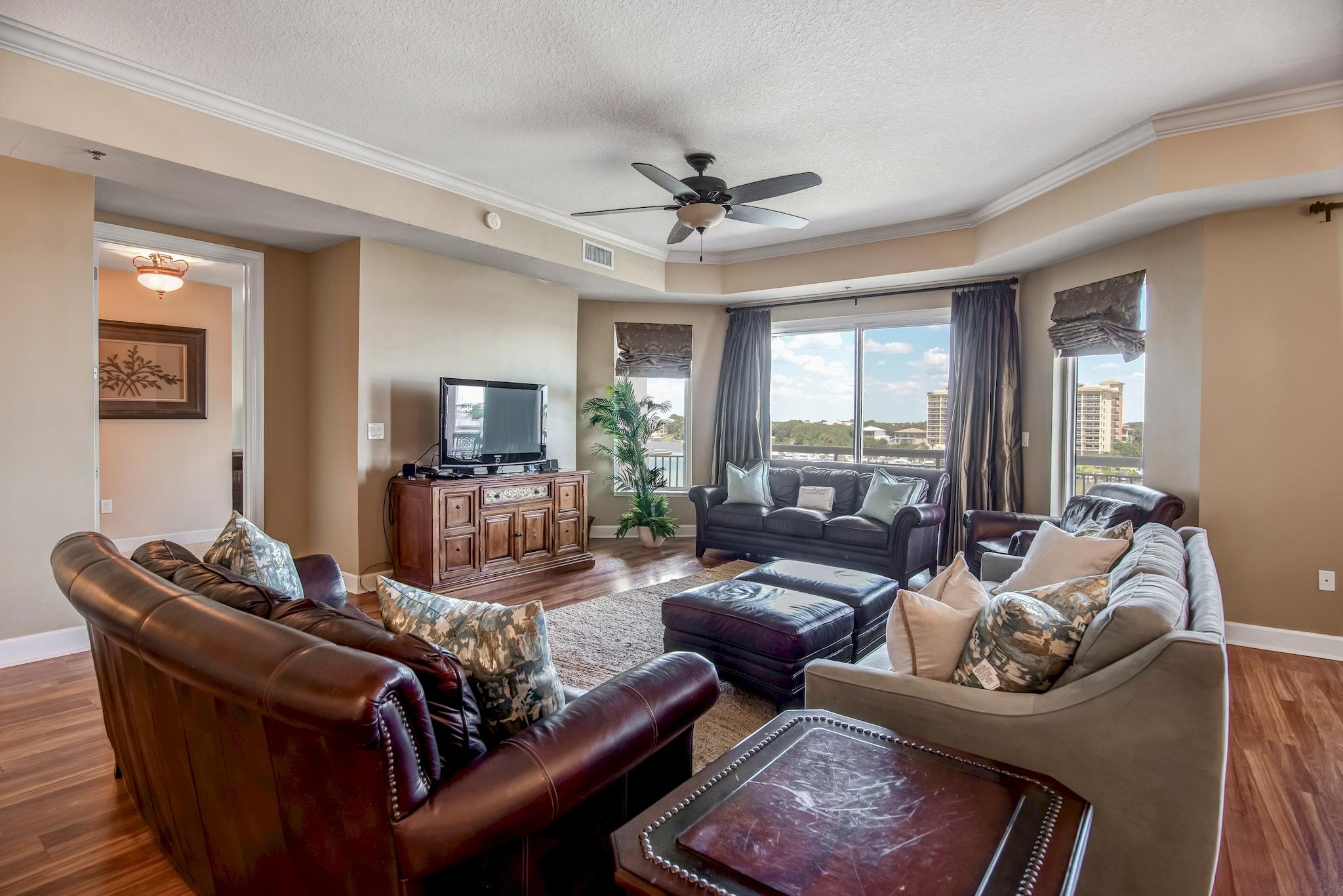 HARBOR LANDING - Residential