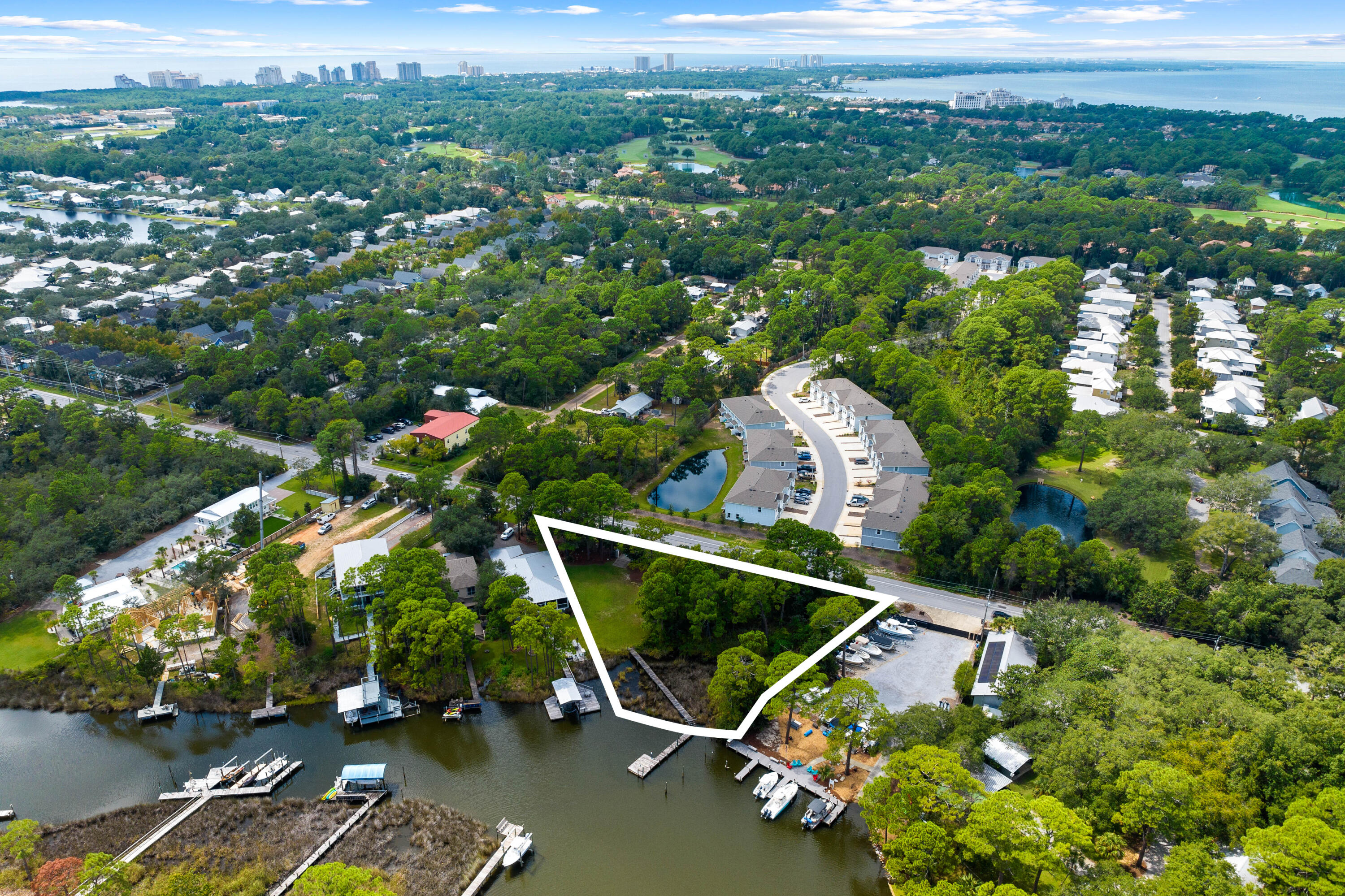 BOCAGE BAYOU ESTATES - Land
