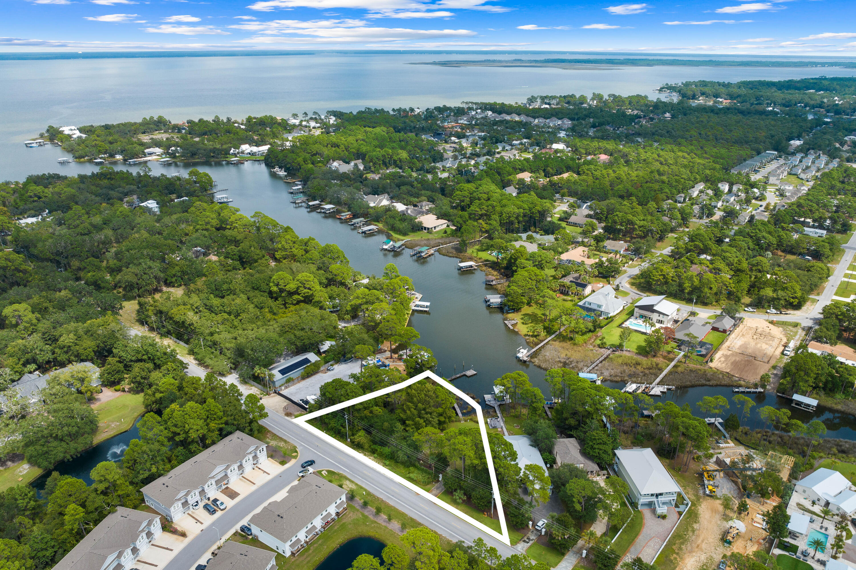 BOCAGE BAYOU ESTATES - Land