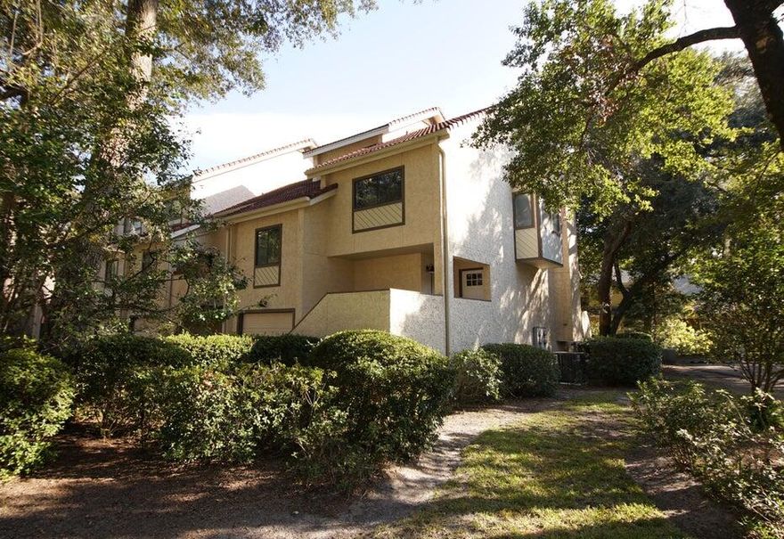 COMPLETELY renovated end unit in Marina Cove Village just steps from the private community bayfront park, Bluewater Bay marina and LJ Schooners is just what you have been looking for! This unit was renovated from bottom to top in 2019 to include LVP flooring throughout. The living room at the entry level features a wood burning fireplace and opens to a 14'x6' rear deck overlooking a wooded common area. On the 2nd level you will find the dining area and renovated kitchen featuring granite counters, white cabinets and stainless appliances. The screened porch off of the dining area is the perfect place to enjoy your morning coffee or evening cocktail. On the 3rd level, there is a bedroom suite featuring a private bath as well as a convenient loft area. The master suite with a luxuriously