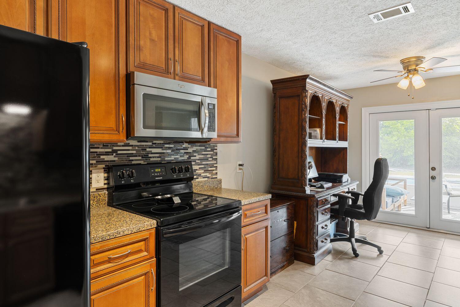 NORTH LAGOON OAKS 8TH ADDN - Residential