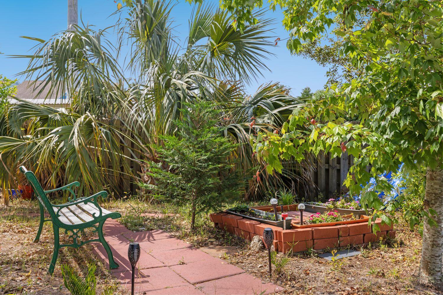 NORTH LAGOON OAKS 8TH ADDN - Residential