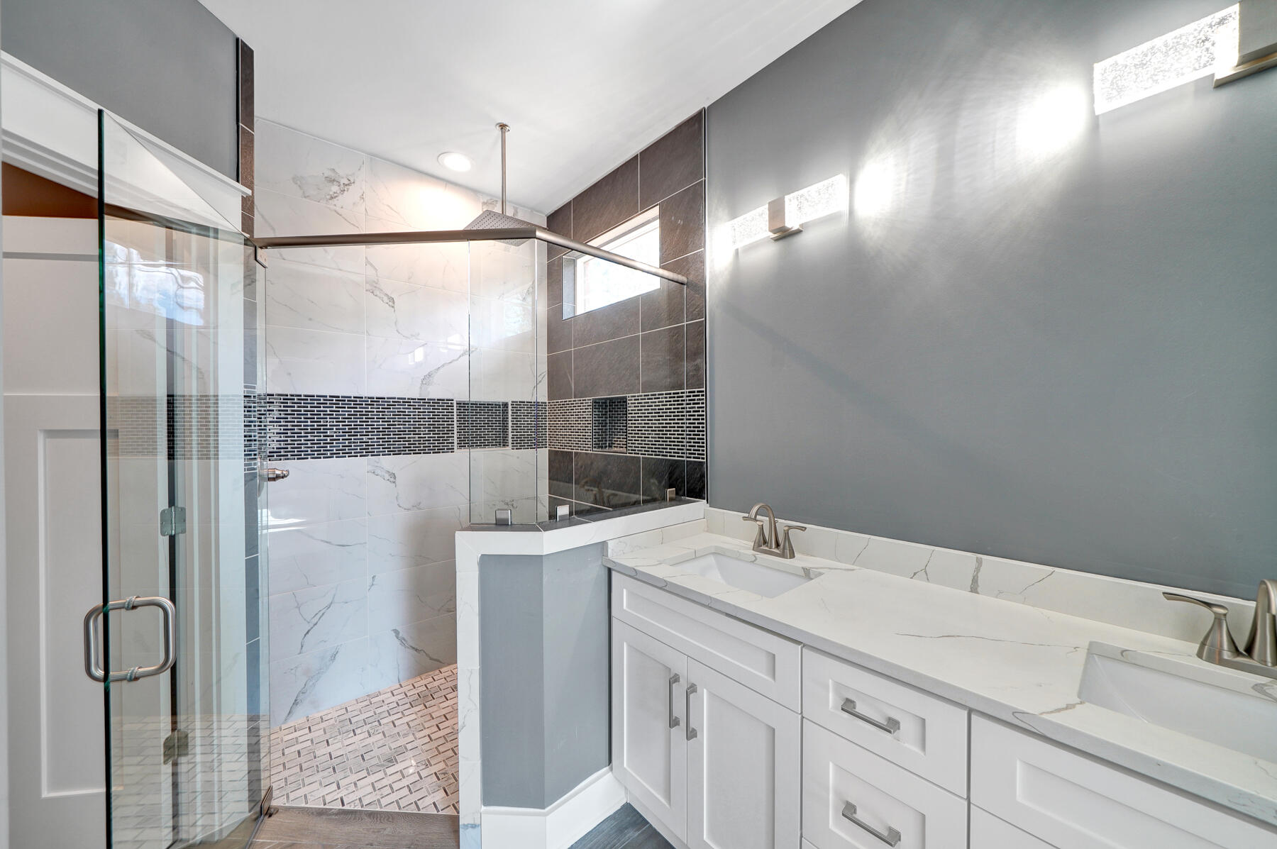 JUNIPER LAKES EST UNIT 6 OF OAKWOOD HILLS - Residential