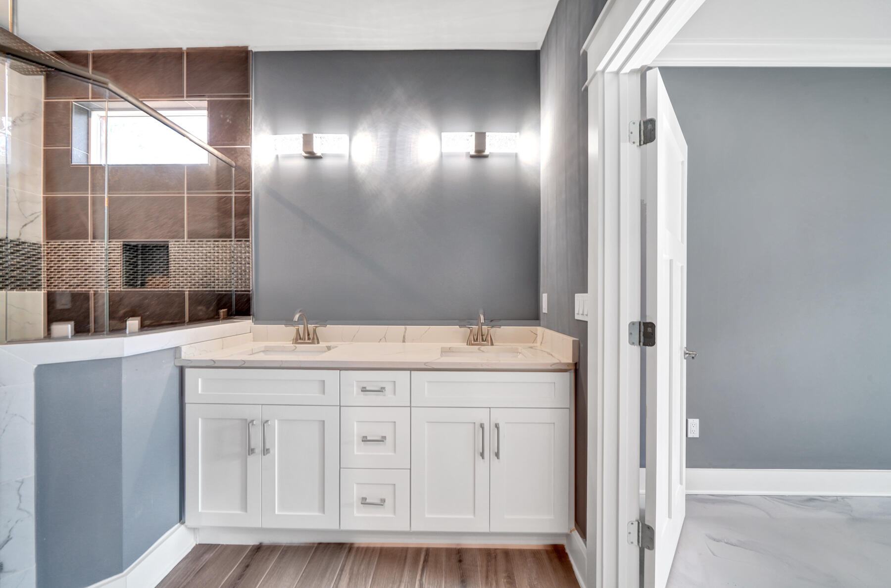 JUNIPER LAKES EST UNIT 6 OF OAKWOOD HILLS - Residential