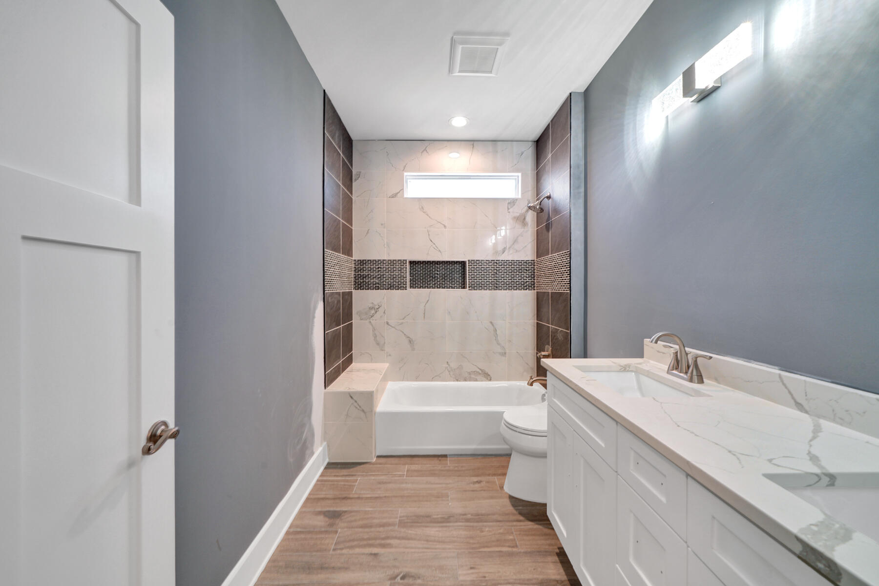 JUNIPER LAKES EST UNIT 6 OF OAKWOOD HILLS - Residential