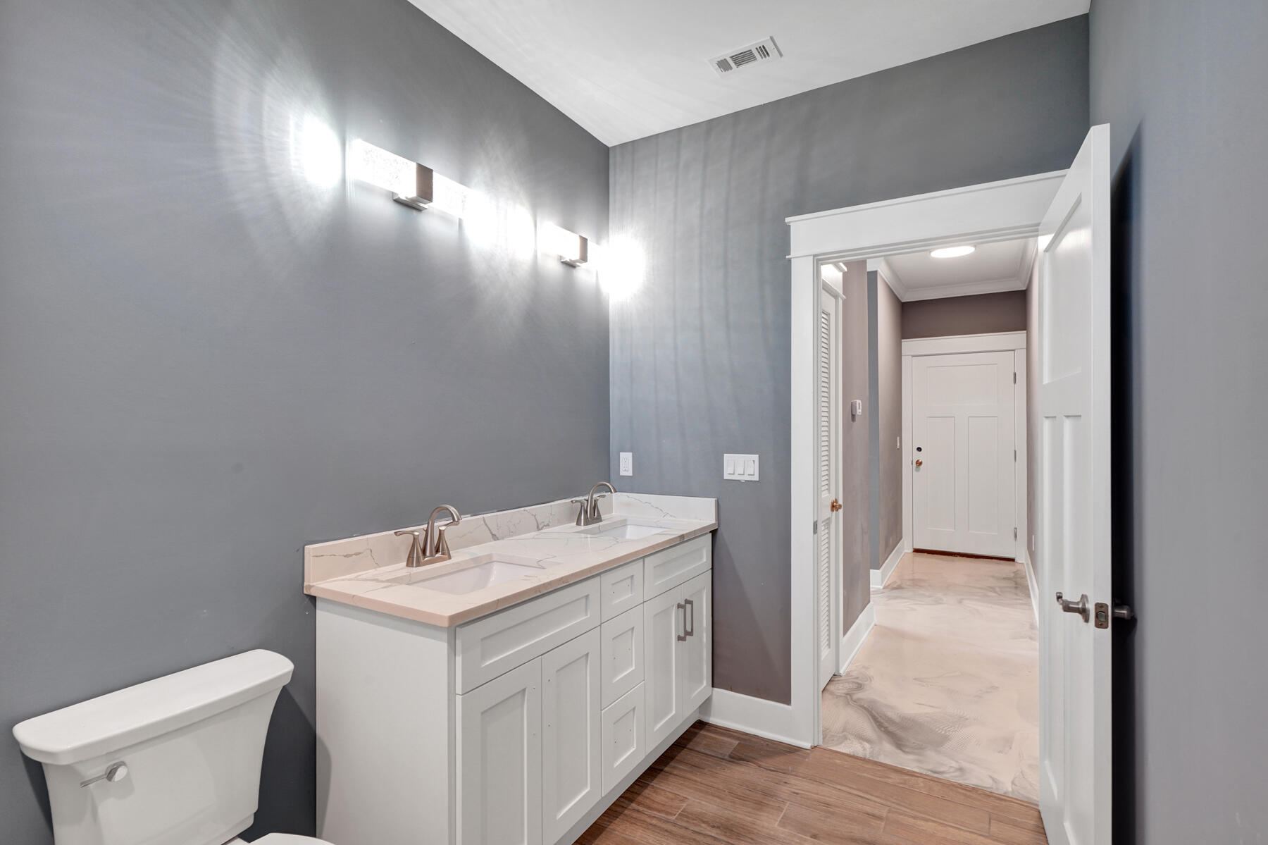 JUNIPER LAKES EST UNIT 6 OF OAKWOOD HILLS - Residential