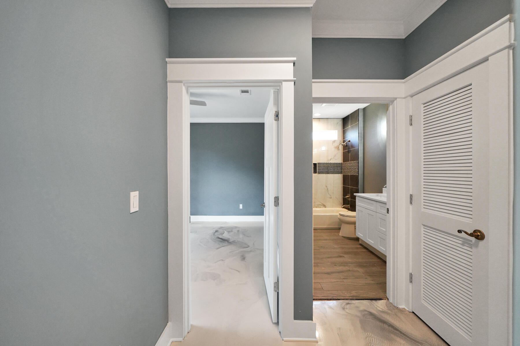 JUNIPER LAKES EST UNIT 6 OF OAKWOOD HILLS - Residential