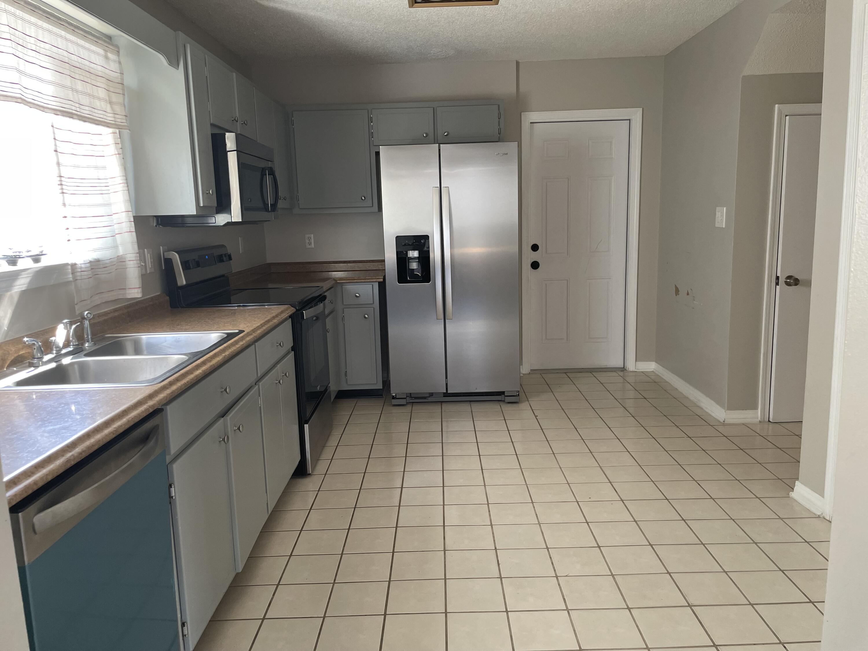 SANDY RIDGE ESTATES - Residential Lease